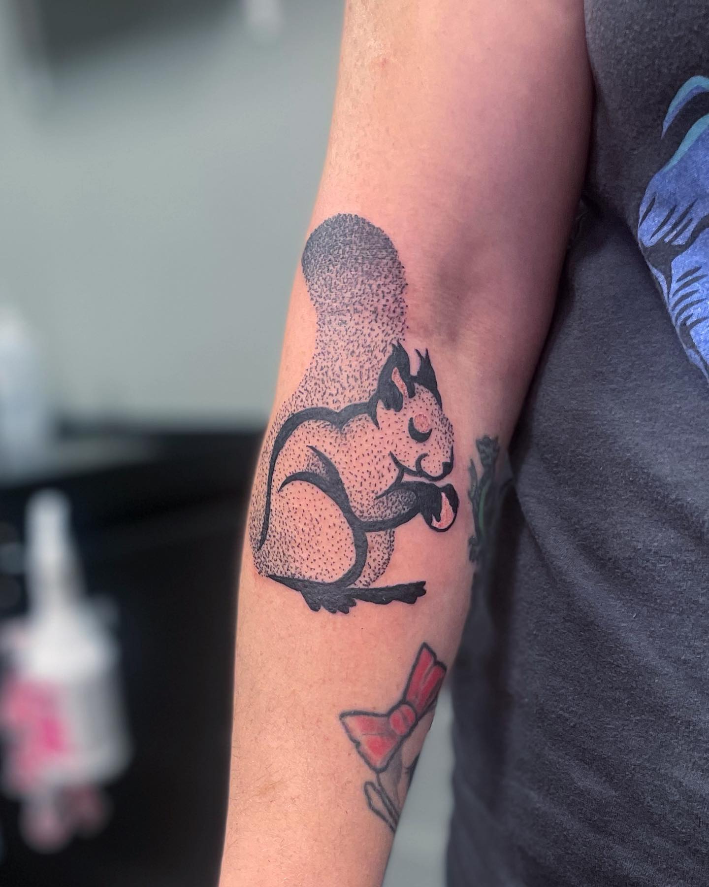 Tatuaje de Ardilla con Puntillismo