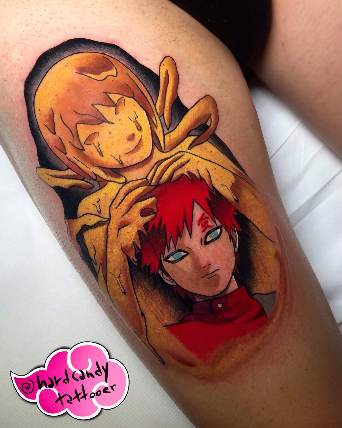 Arte colorido de Gaara tatuado.