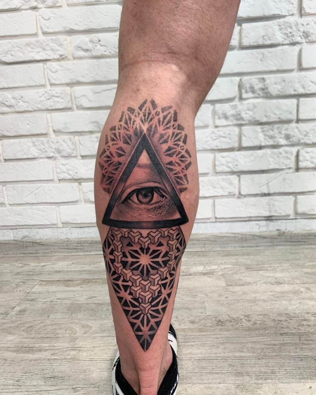 Ideas de tatuajes de pantorrilla, impresión de mandala.