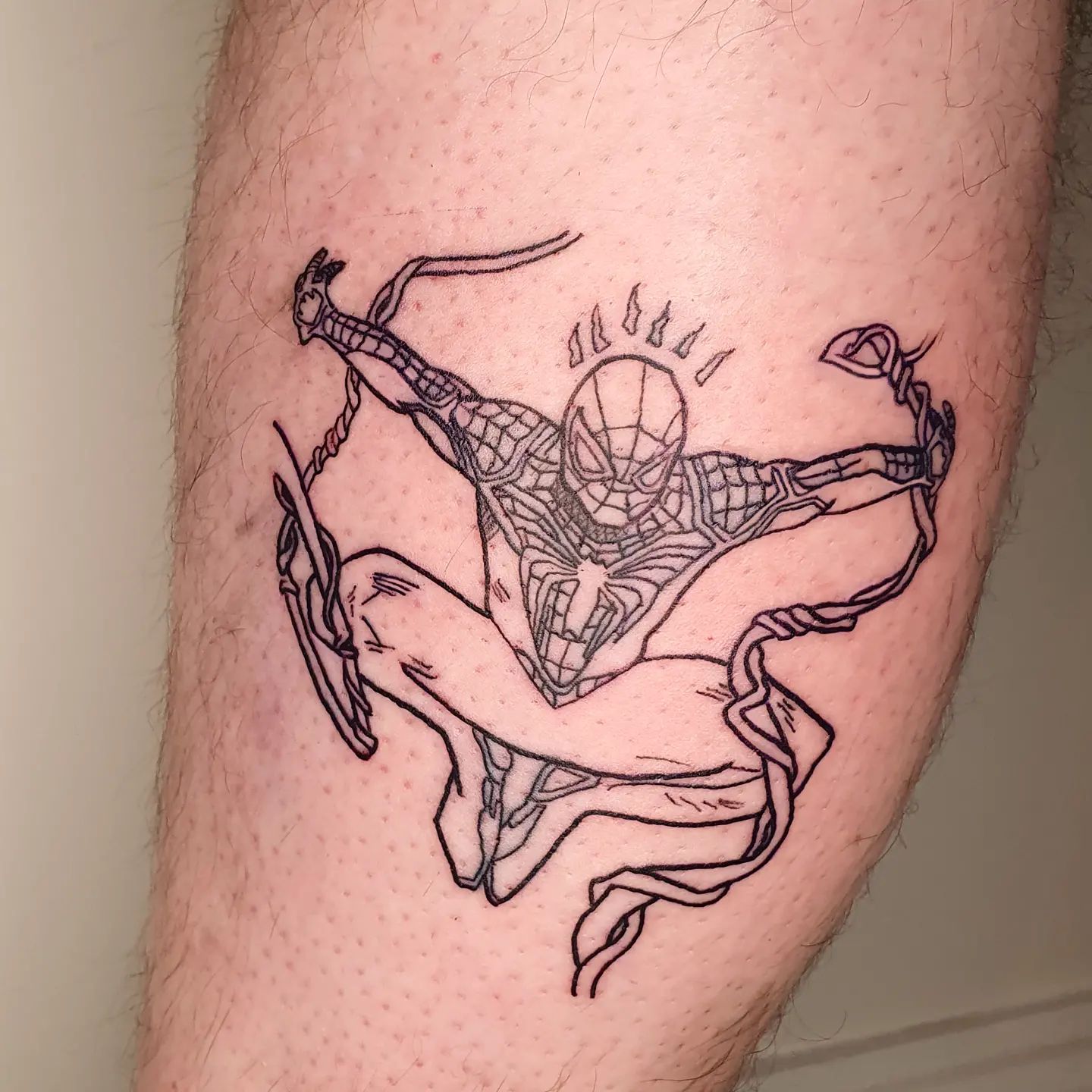 Tatuaje de pantorrilla de Spiderman