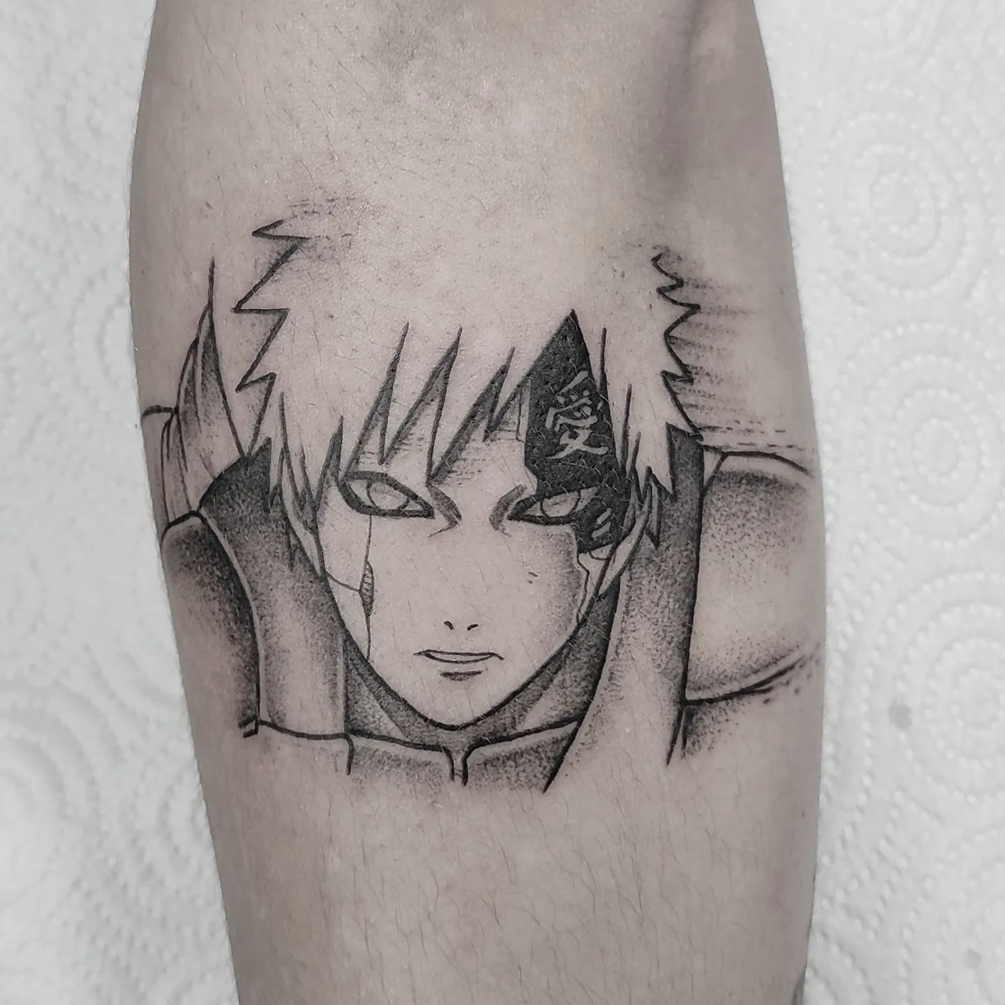 Tatuaje de pierna negra de Gaara