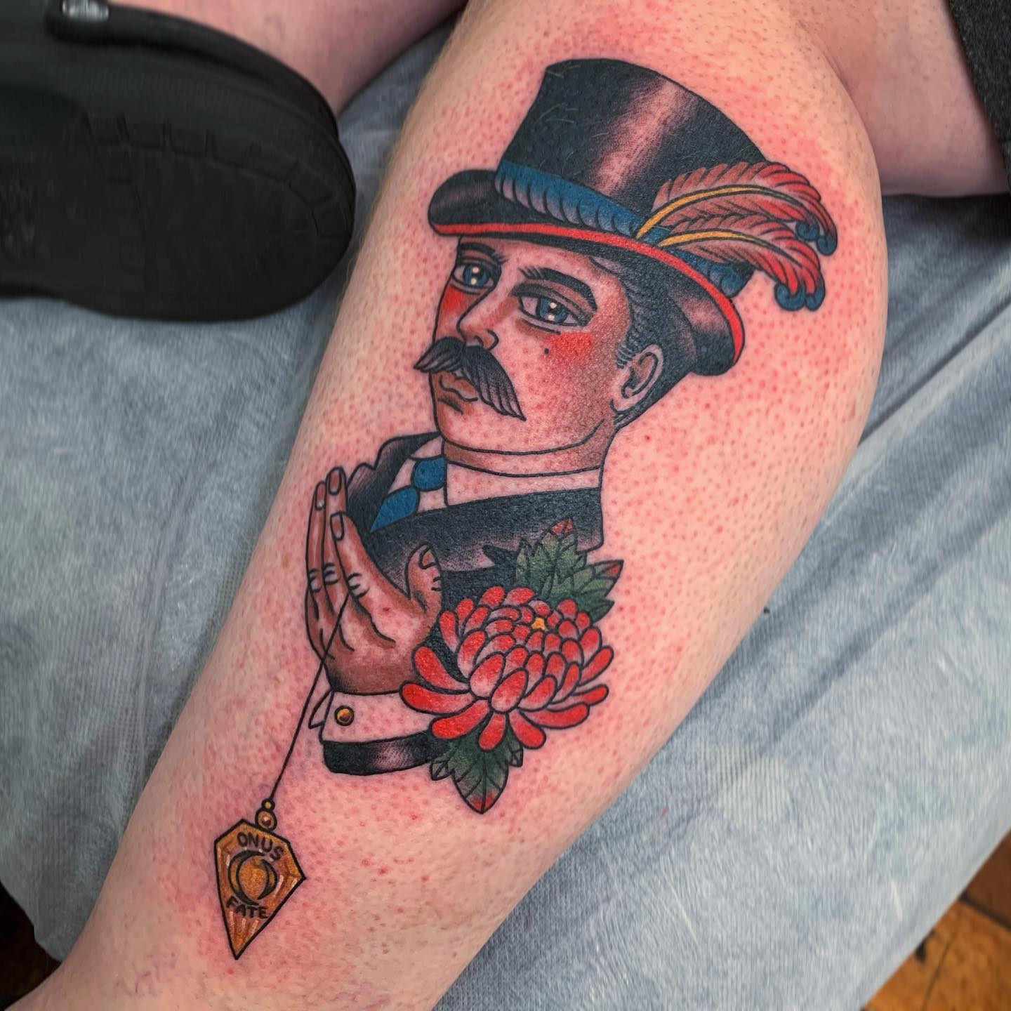 Tatuaje del ternero del mago retro