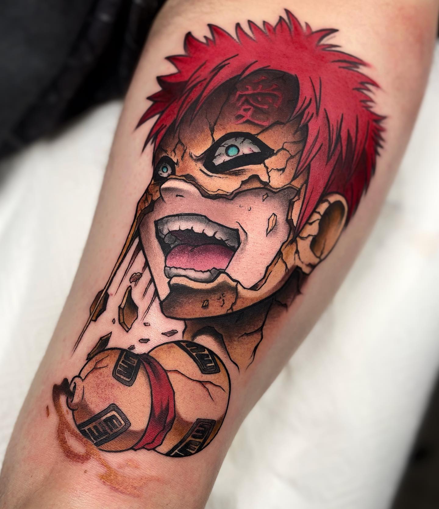 Tatuaje Genial de Gaara con Tinta Roja.