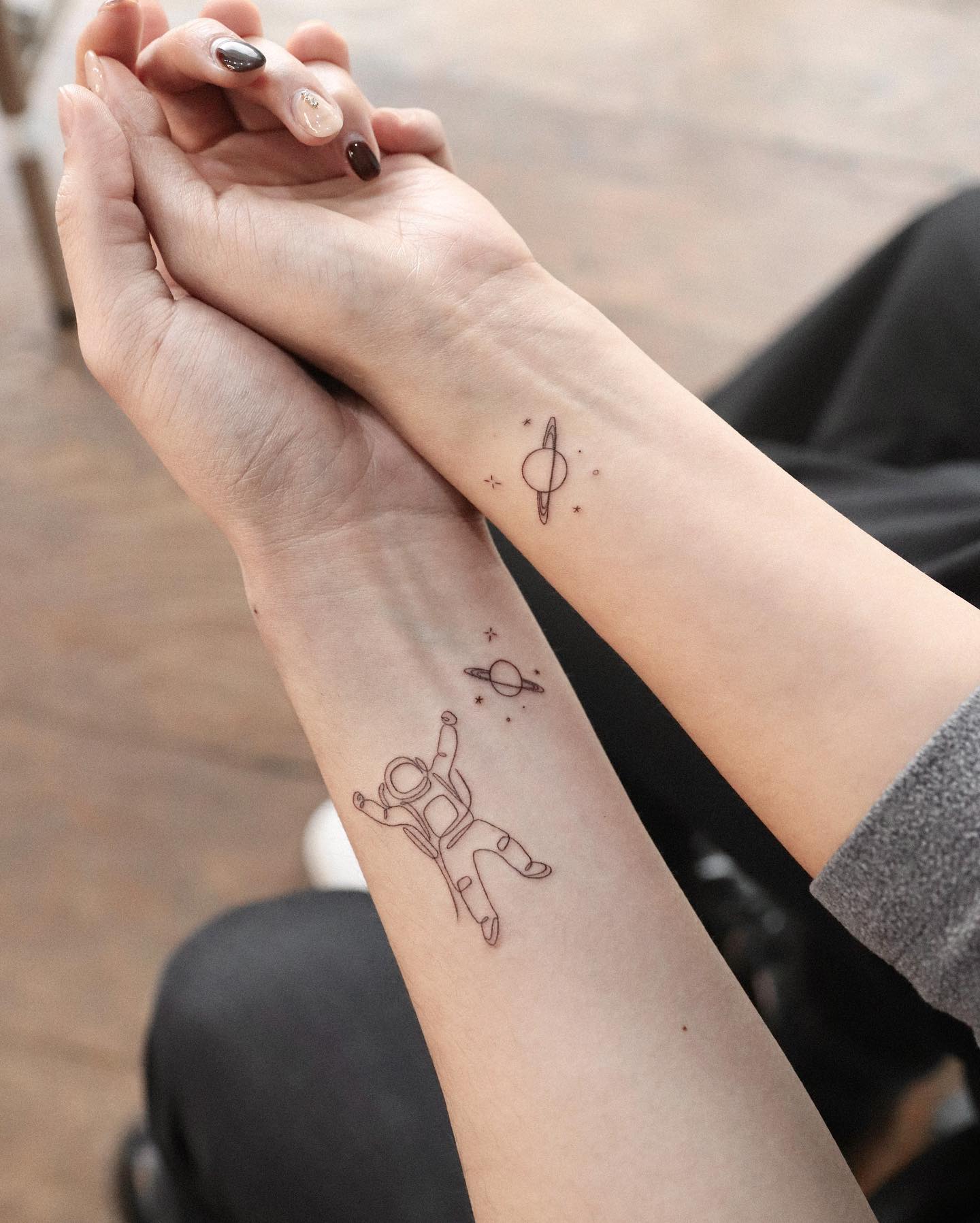 Tatuajes de pareja de galaxia