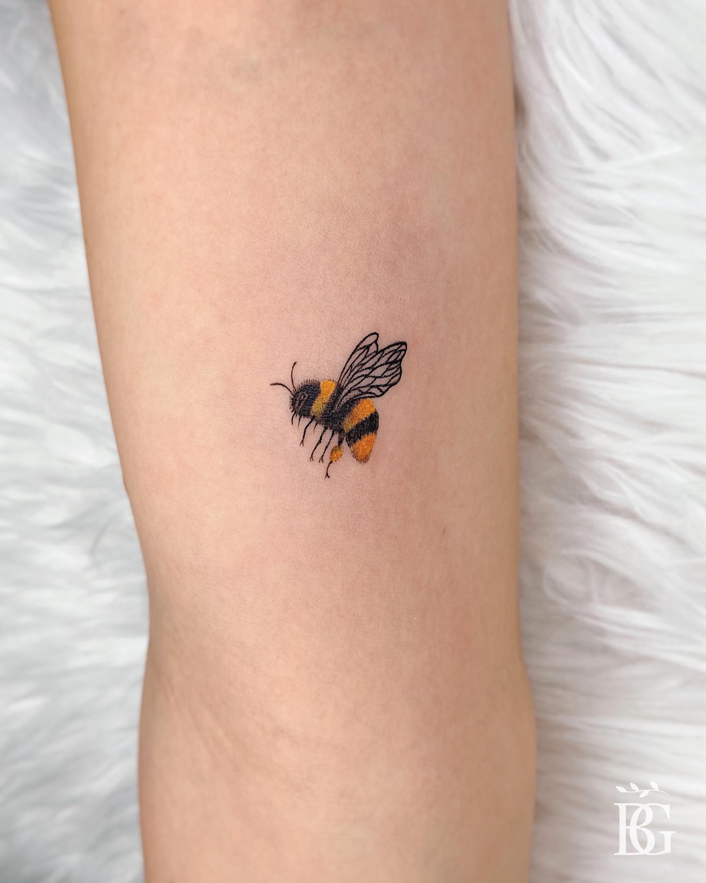 Tatuaje de Lazo Pequeño