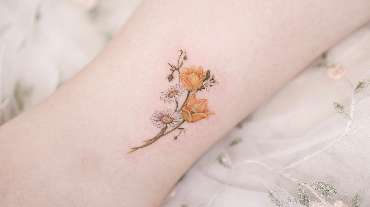 Tatuaje de Margarita Minimalista