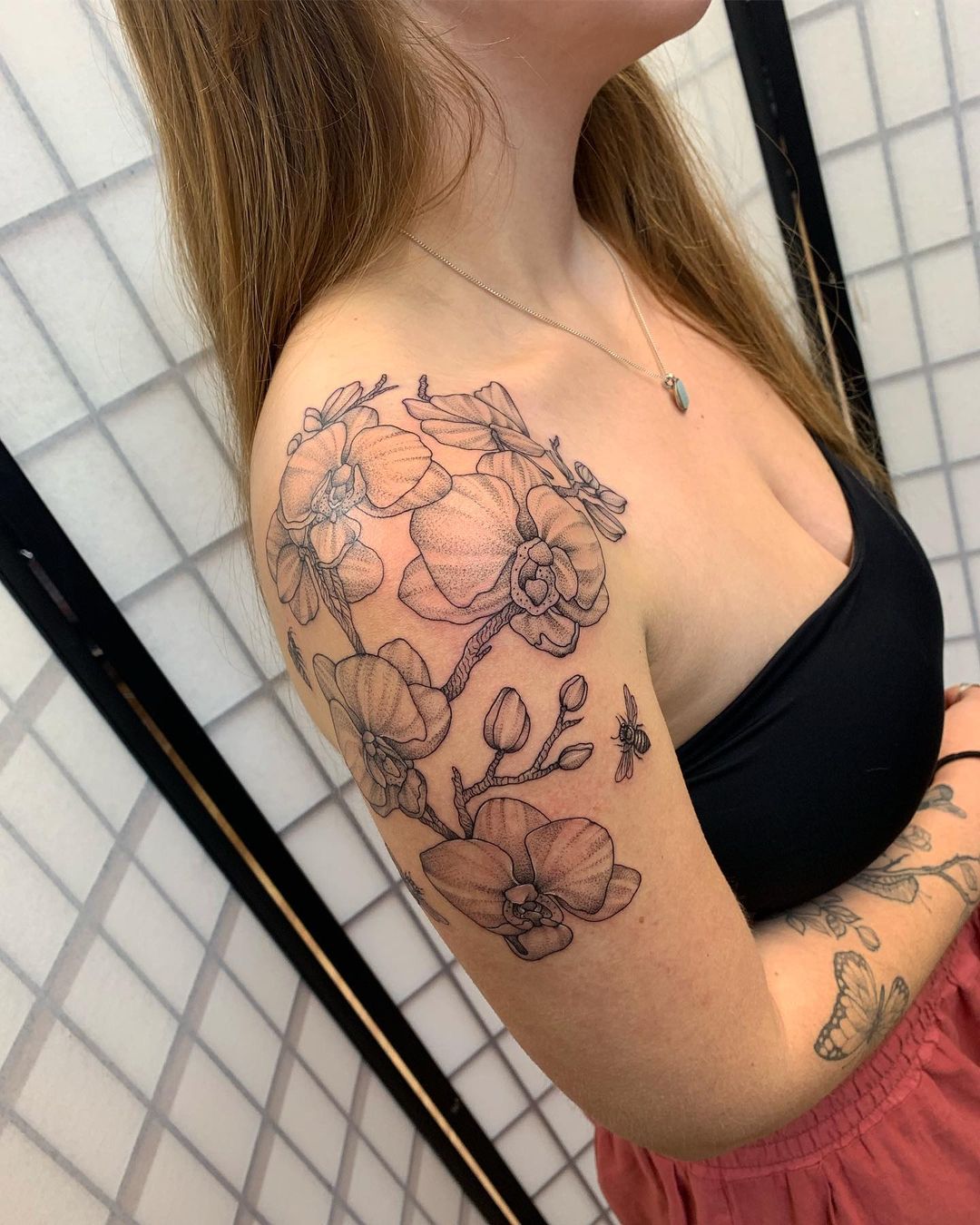 Tatuaje de orquÃdea de media manga