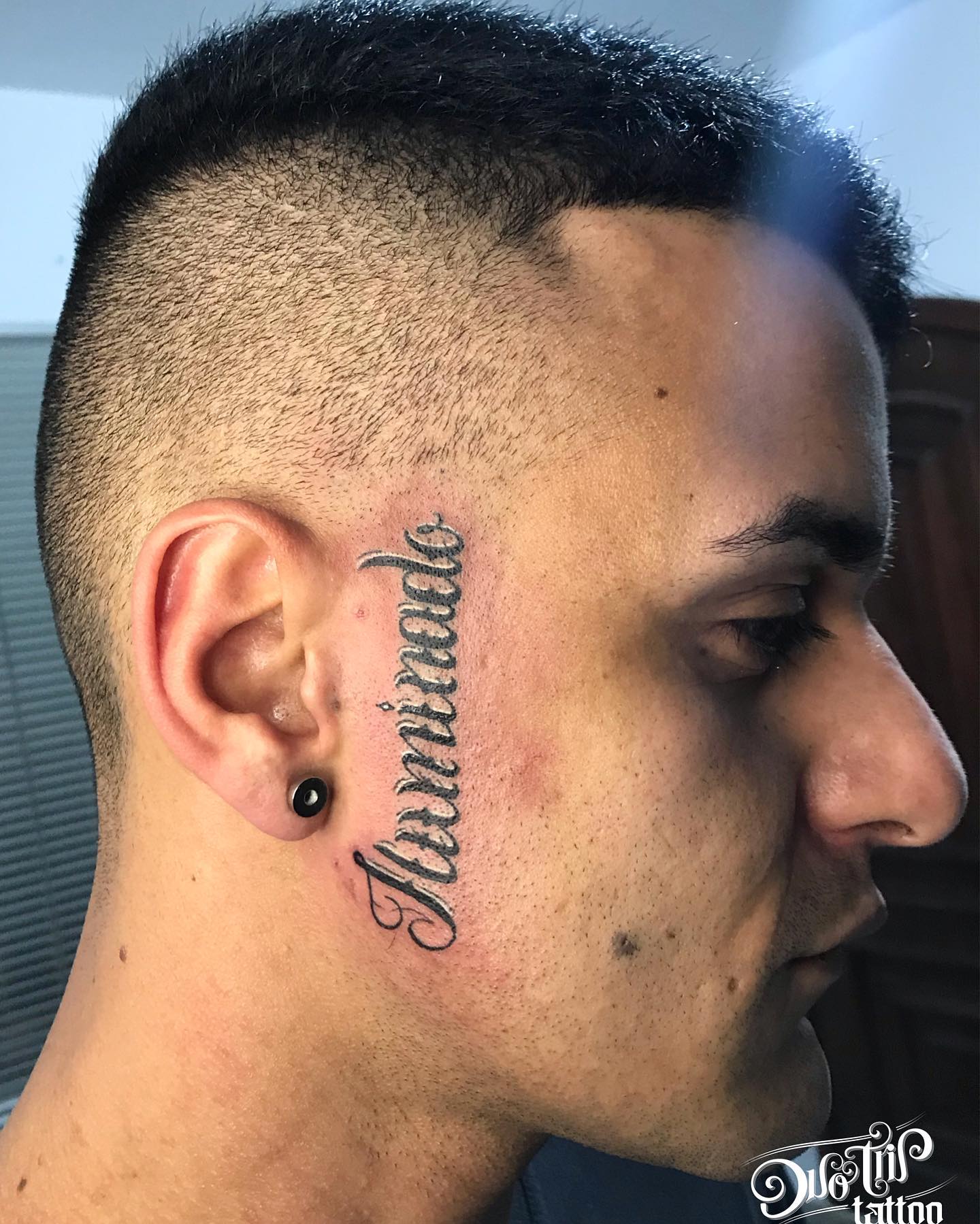 Diseño de tatuaje de rostro impreso