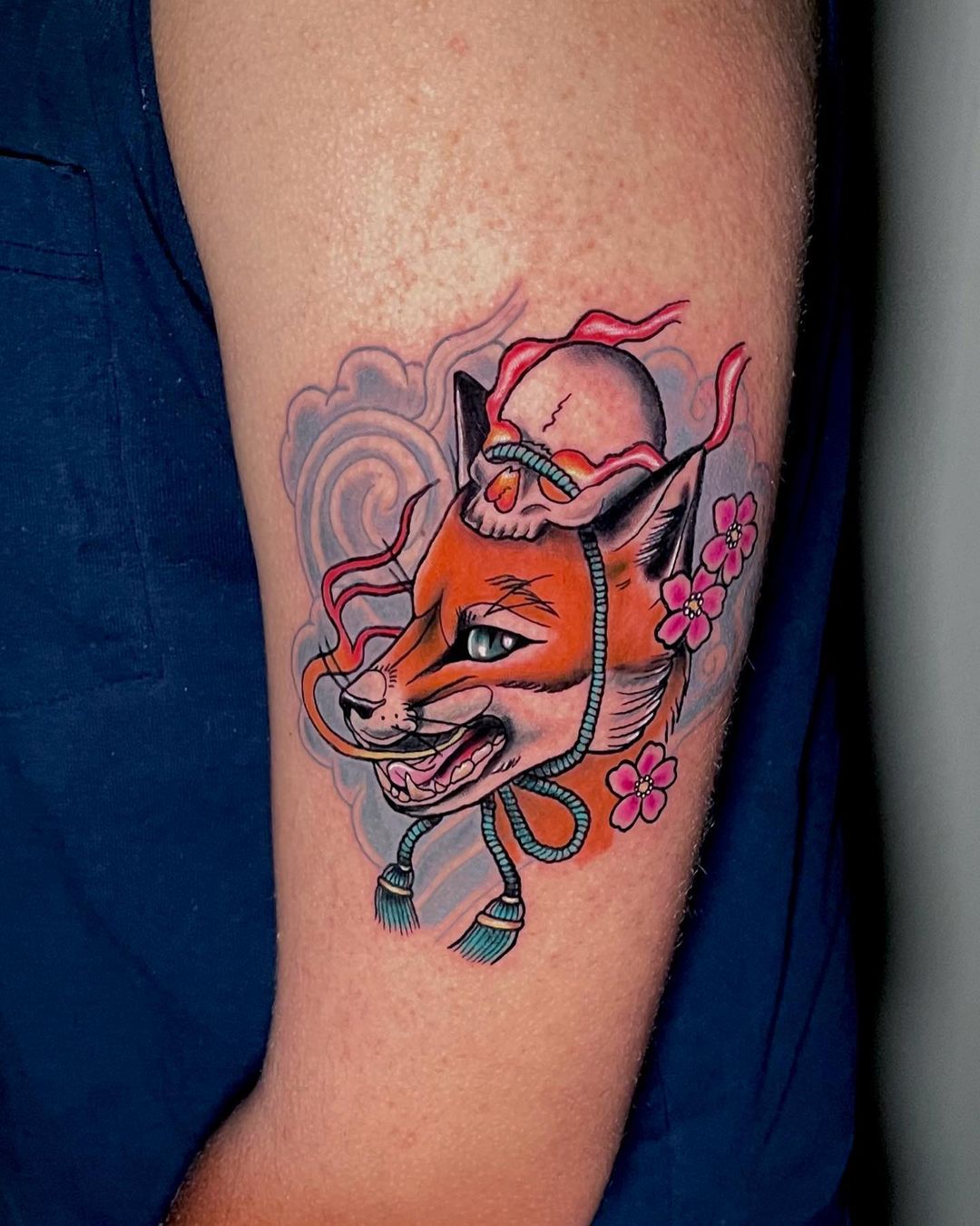 Kitsune Tatuaje de Contorno Pequeño de Tinta