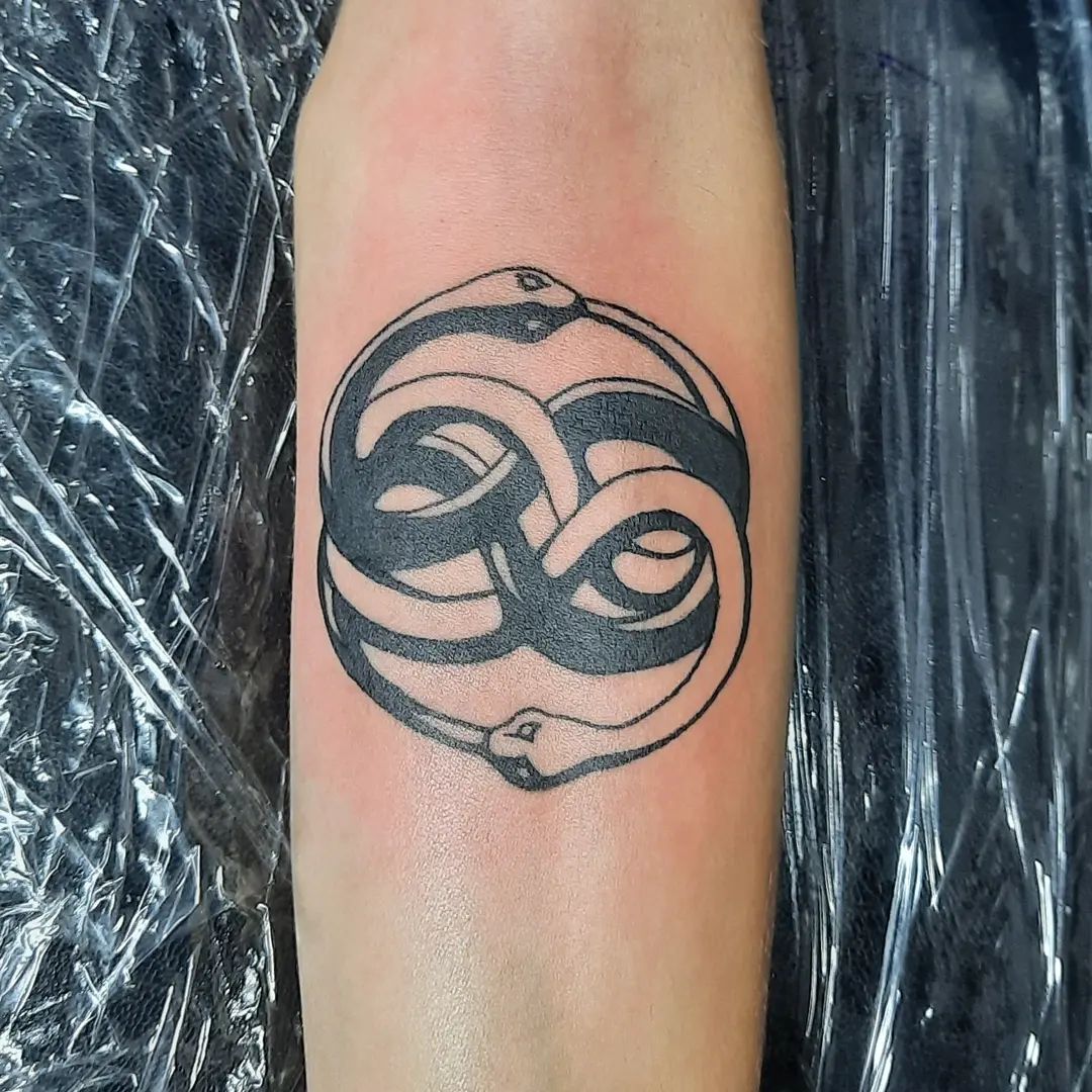 Tatuaje de infinito Ouroboros