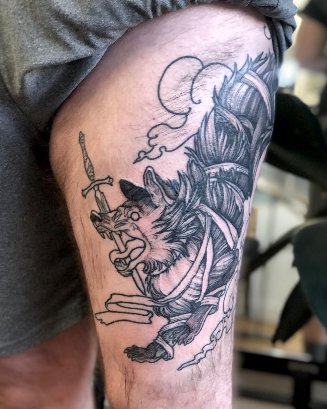 Tatuaje de lobo aterrador Fenrir
