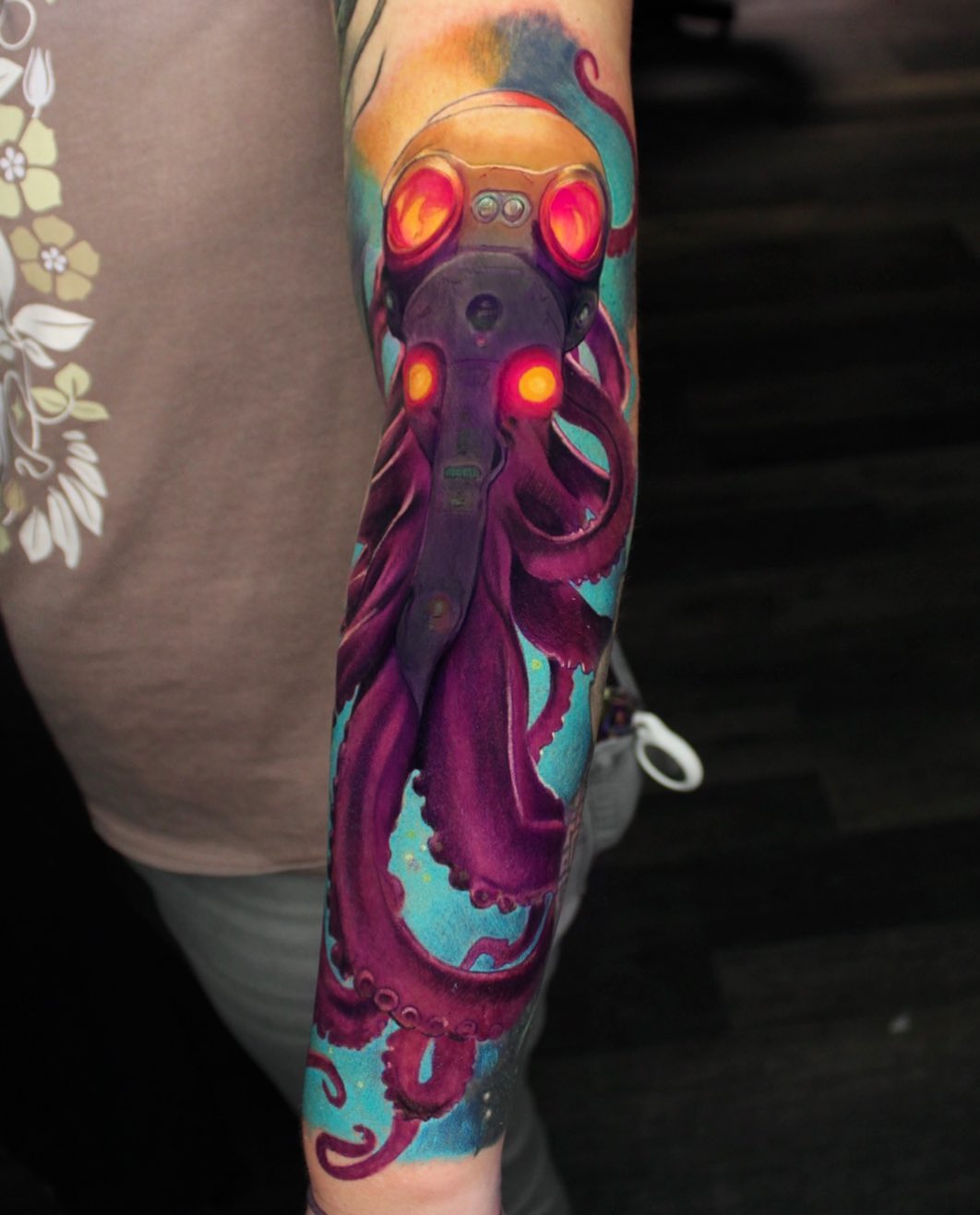 Tatuaje de pulpo espacial