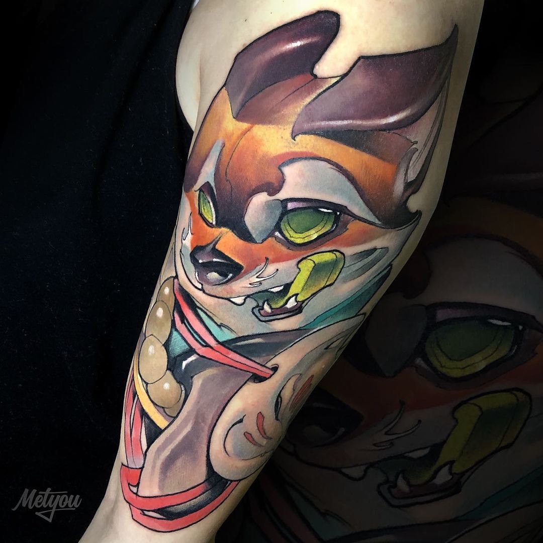 Tatuaje Kitsune de Espalda Colorido.