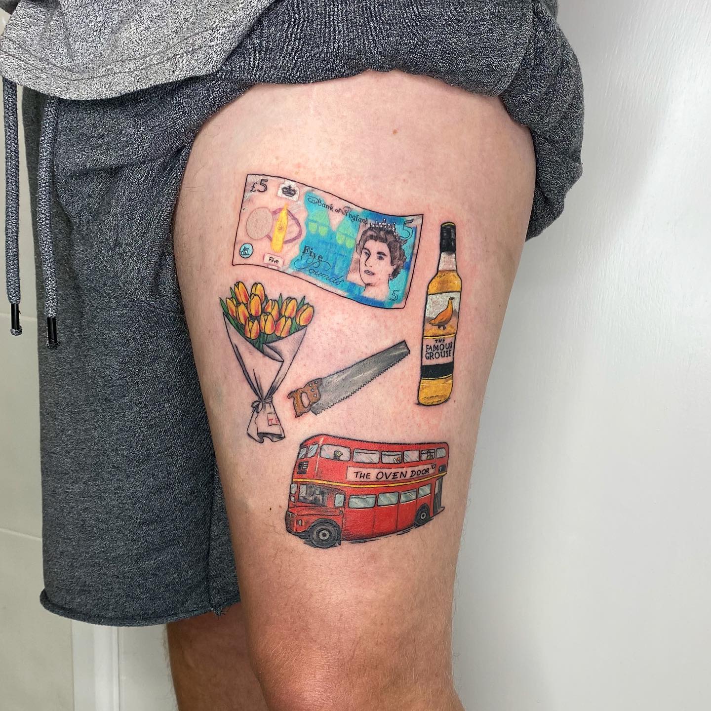 Tatuaje único de dinero artístico
