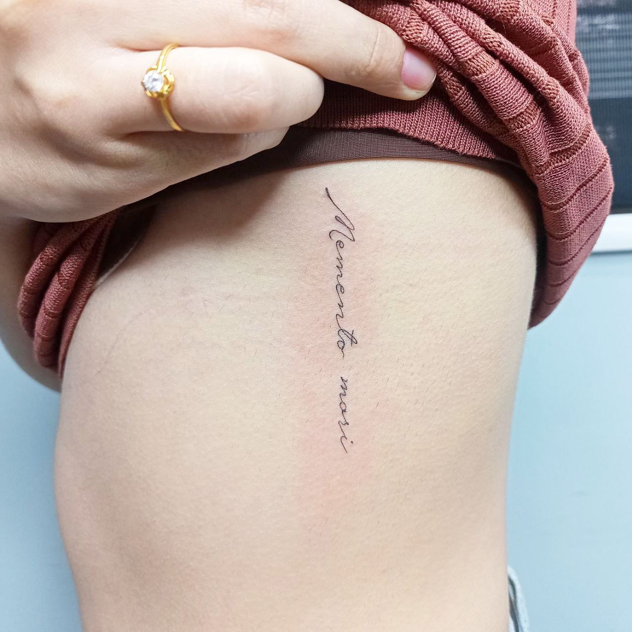 Lateral Abdomen Tatuaje Memento Mori