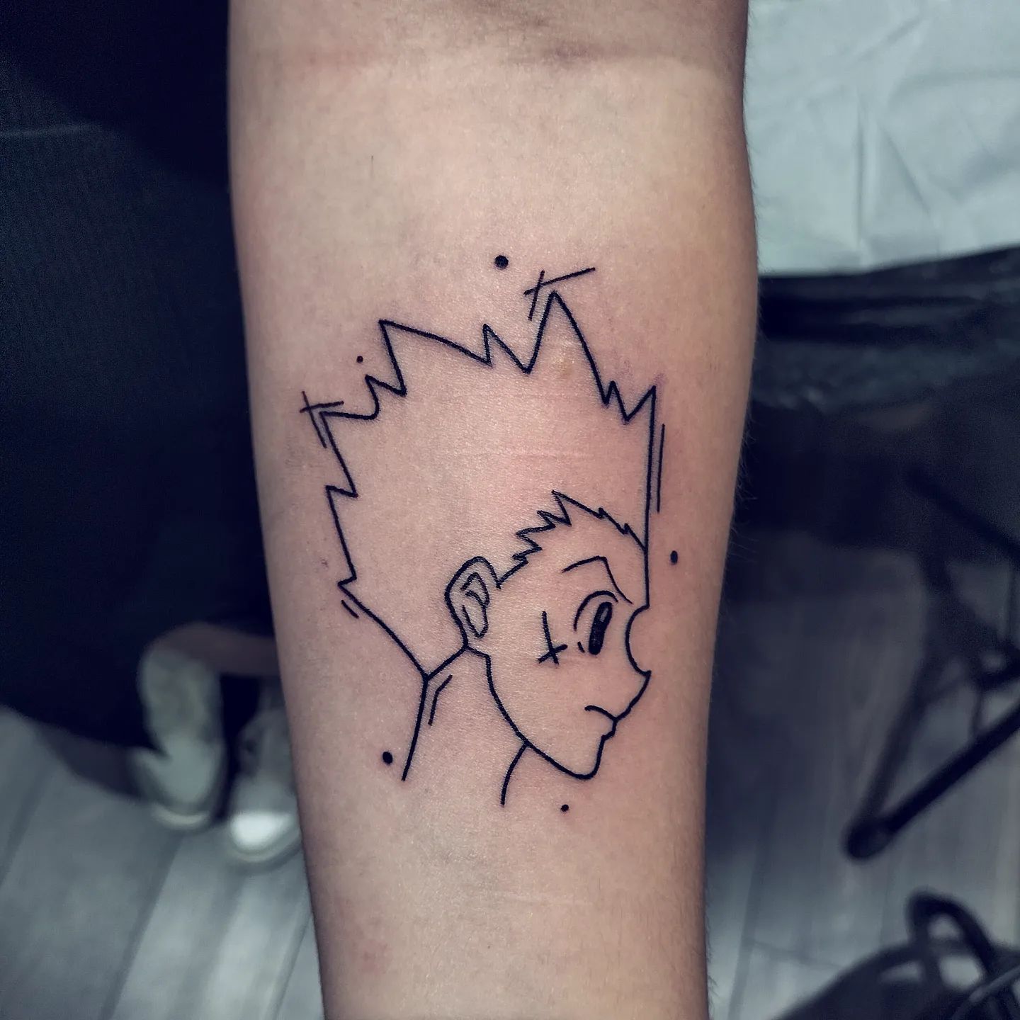 Tatuaje de contorno negro Gon