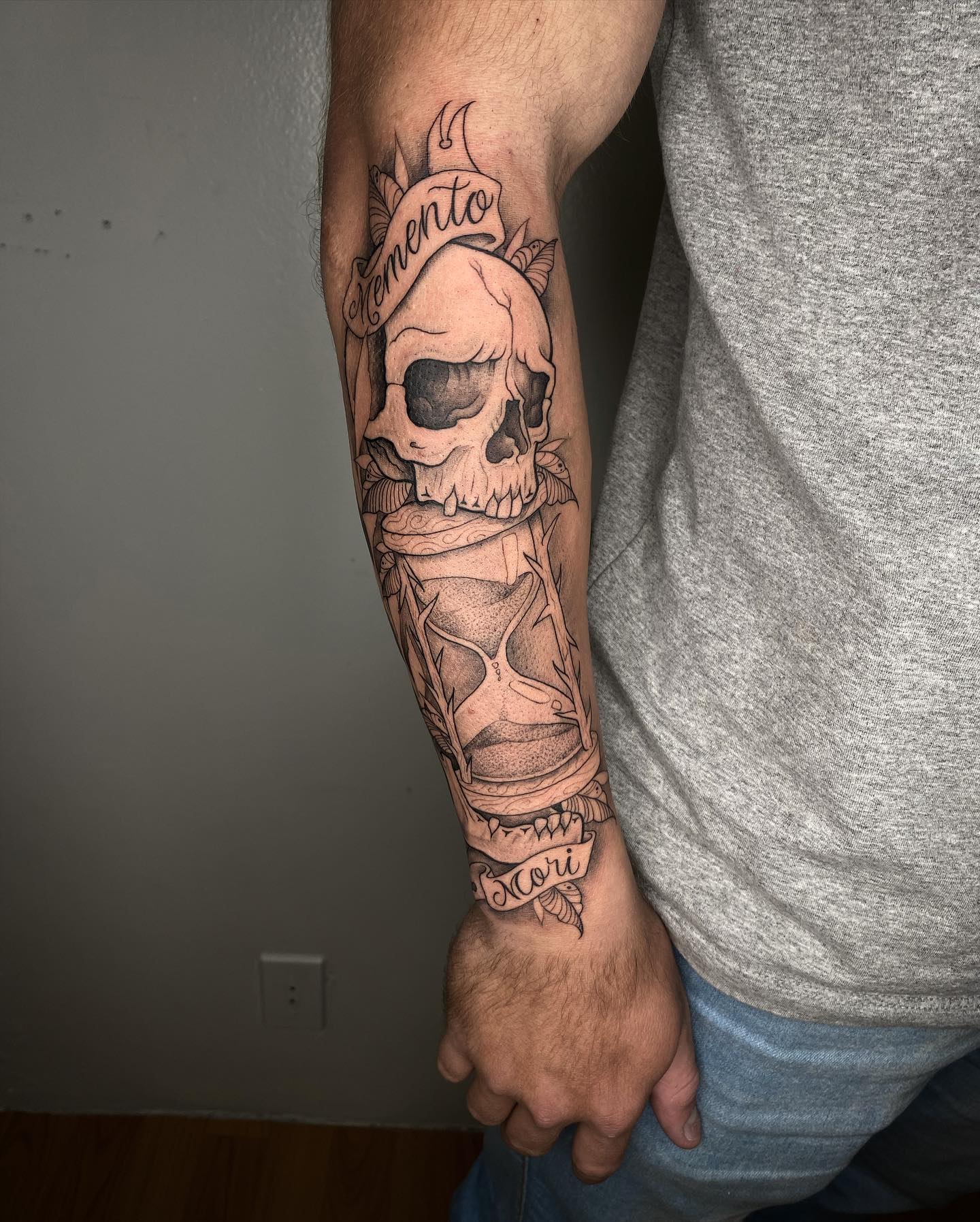Tatuaje de media manga Memento Mori