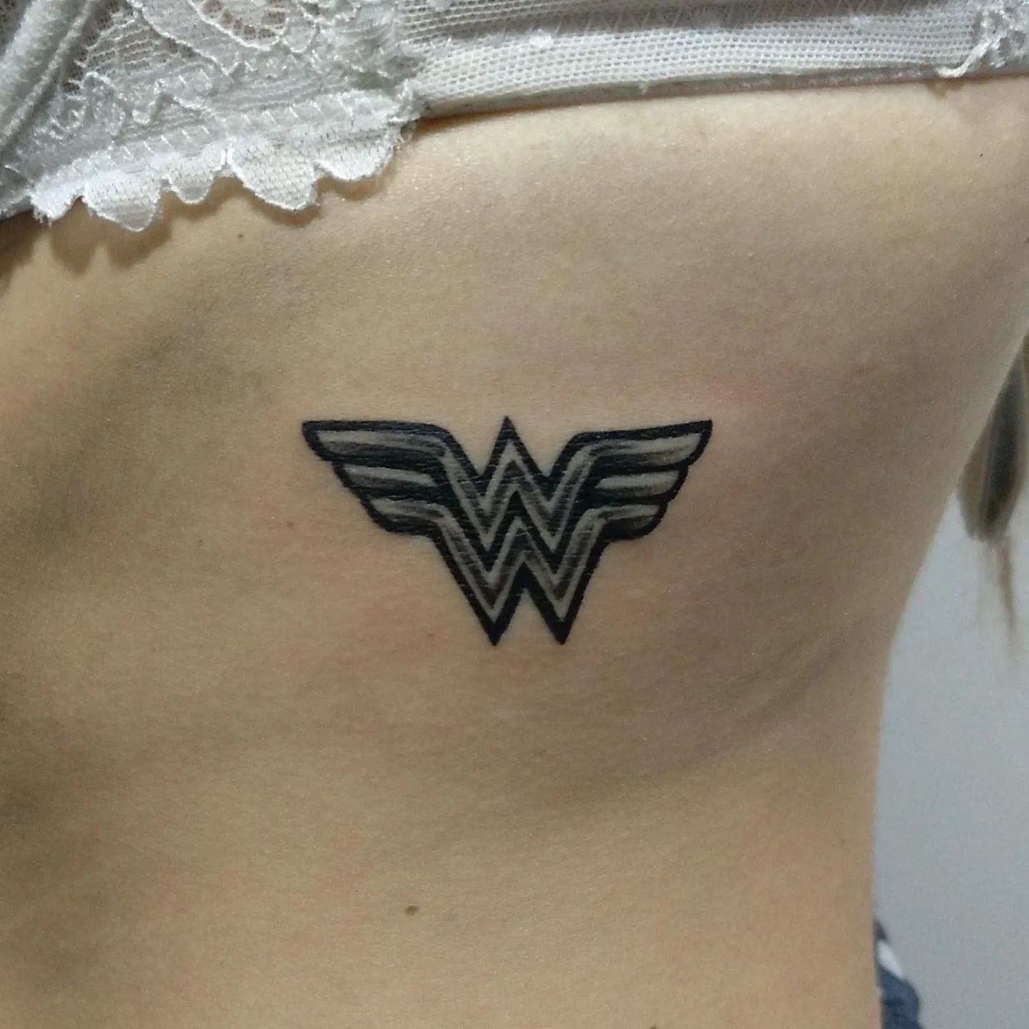 Cita Tatuaje Costado Costilla