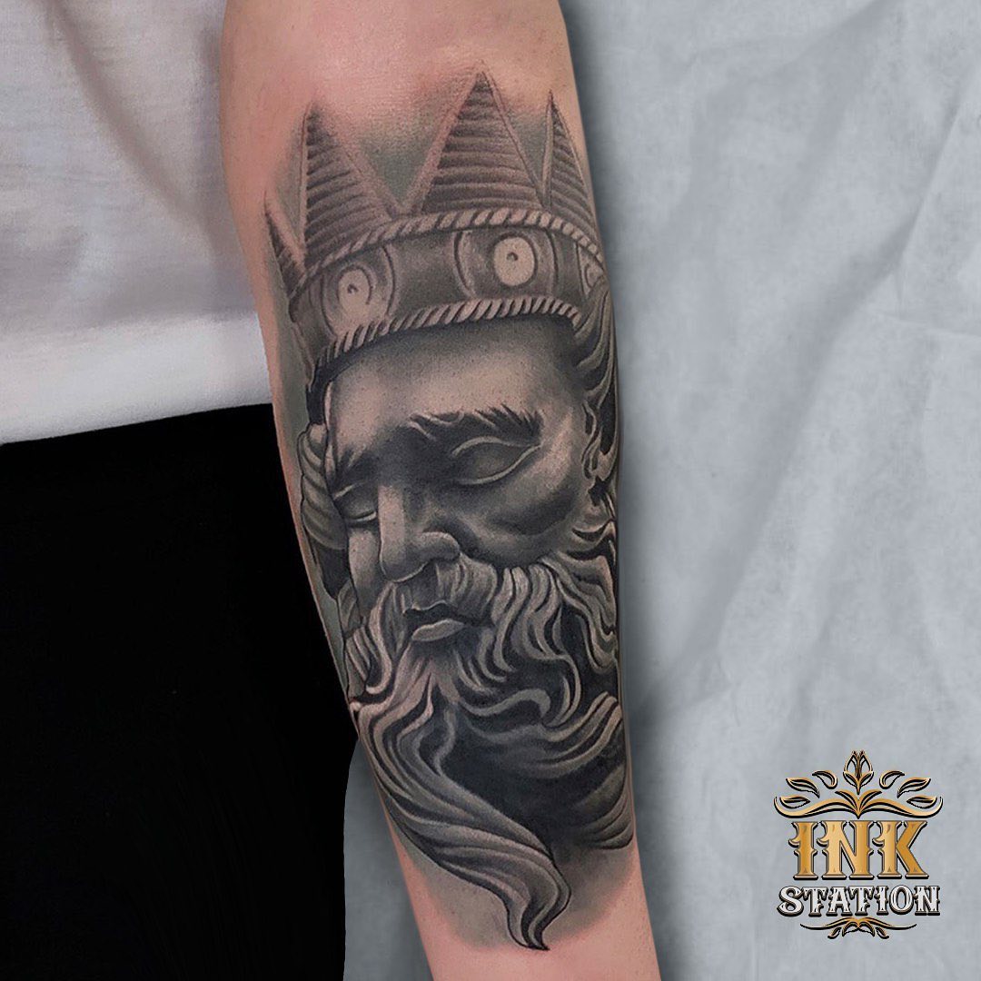 Cubrir tatuaje en el brazo.