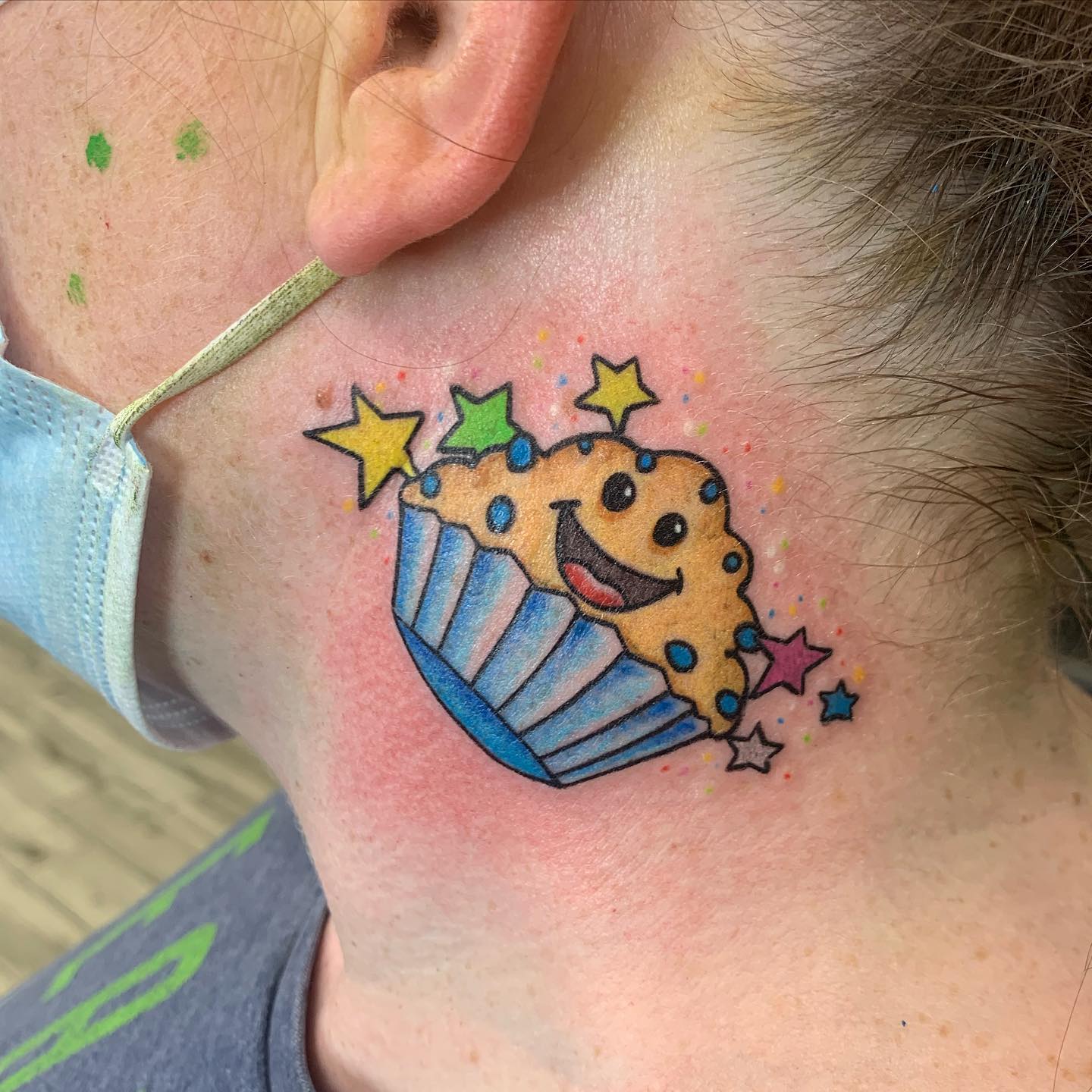 Pastelito lindo en el cuello