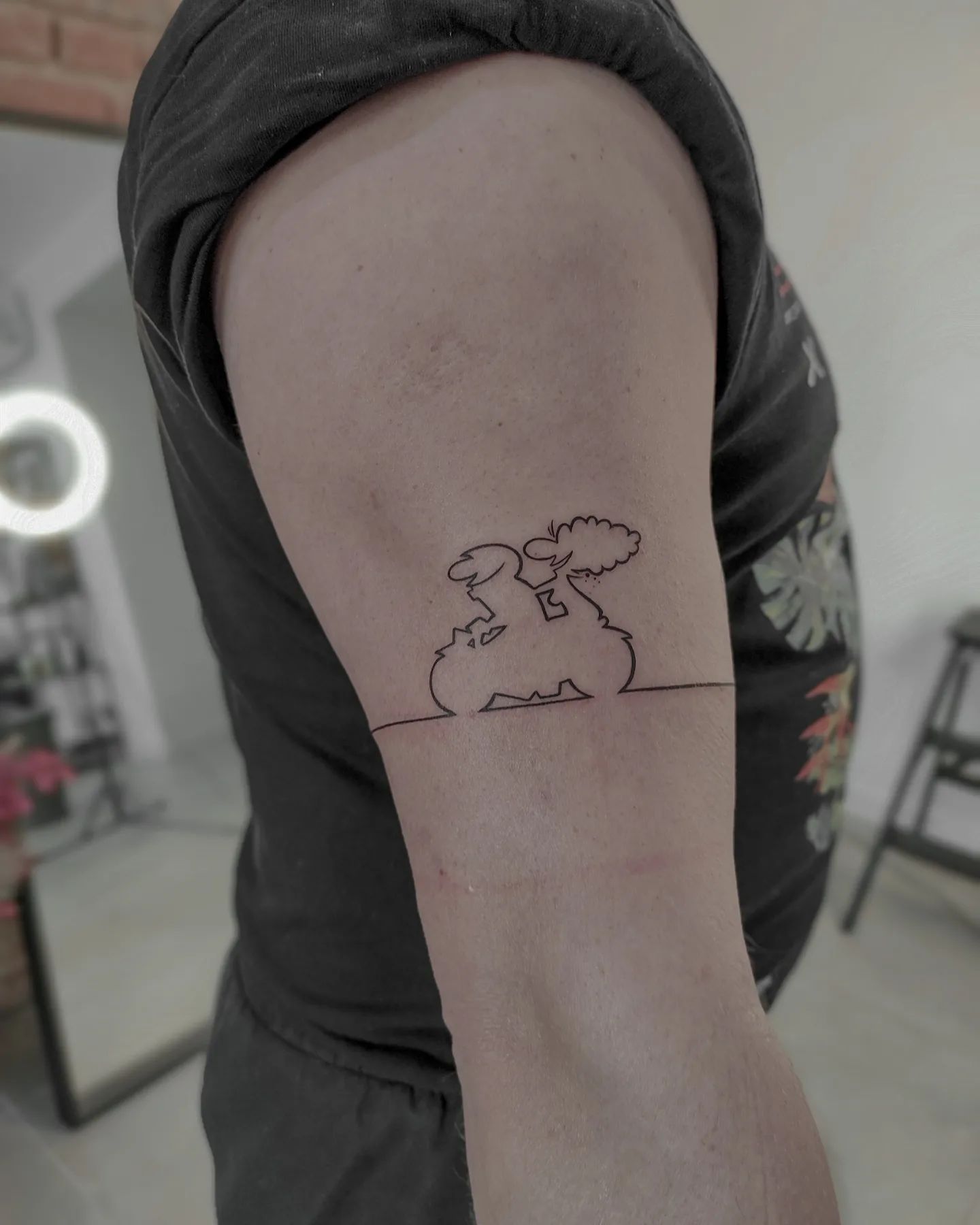 Tatuaje de brazalete, impresión de dibujos animados.