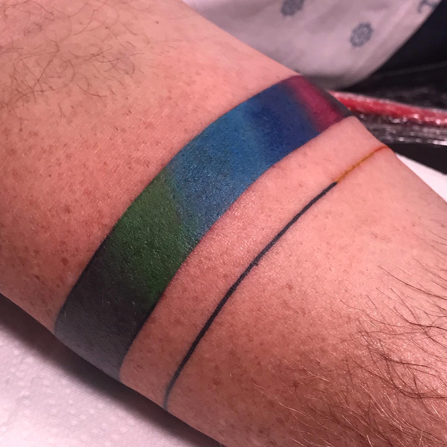 Tatuaje de brazalete círculo