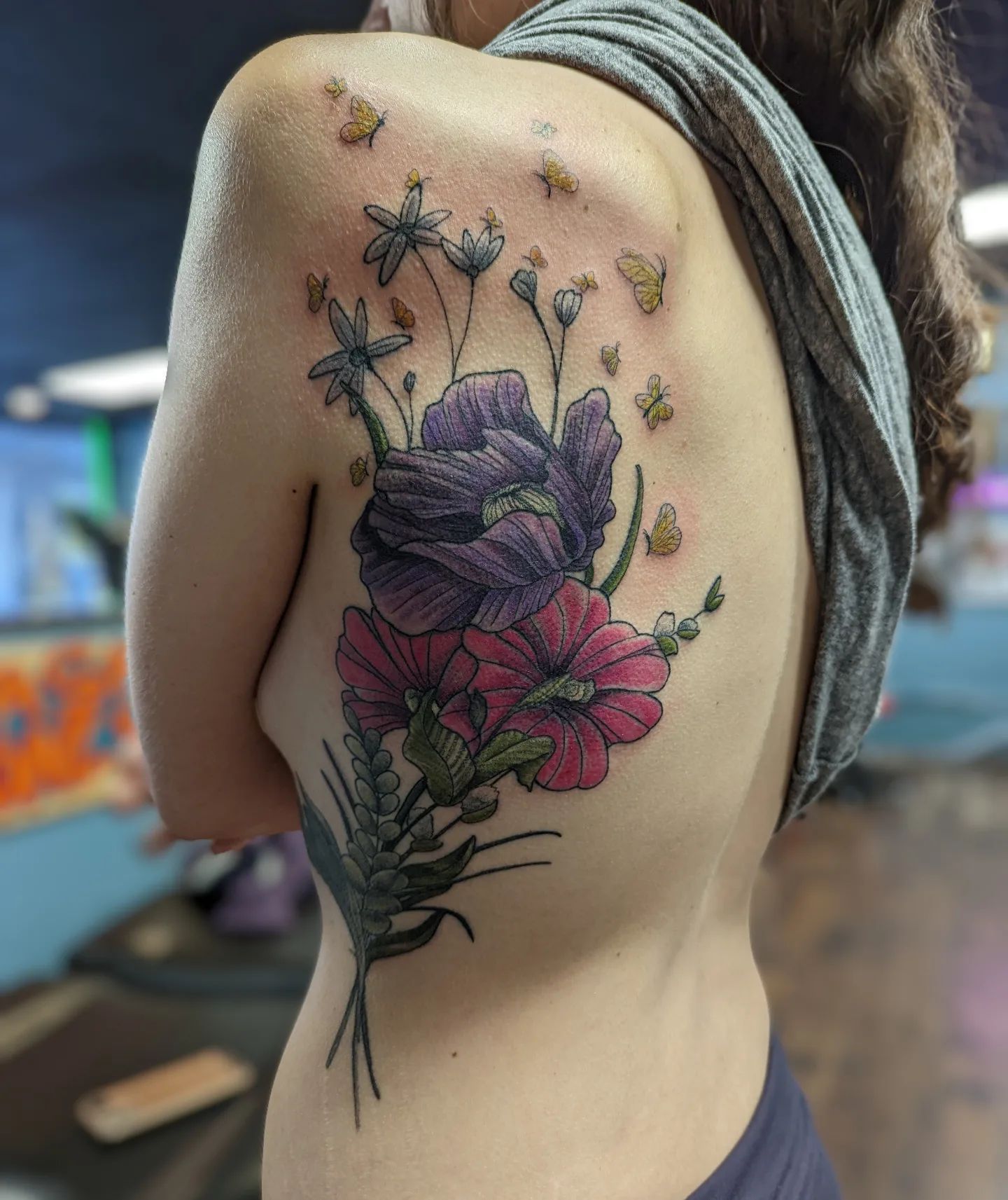 Tatuaje de costado de arte japonés