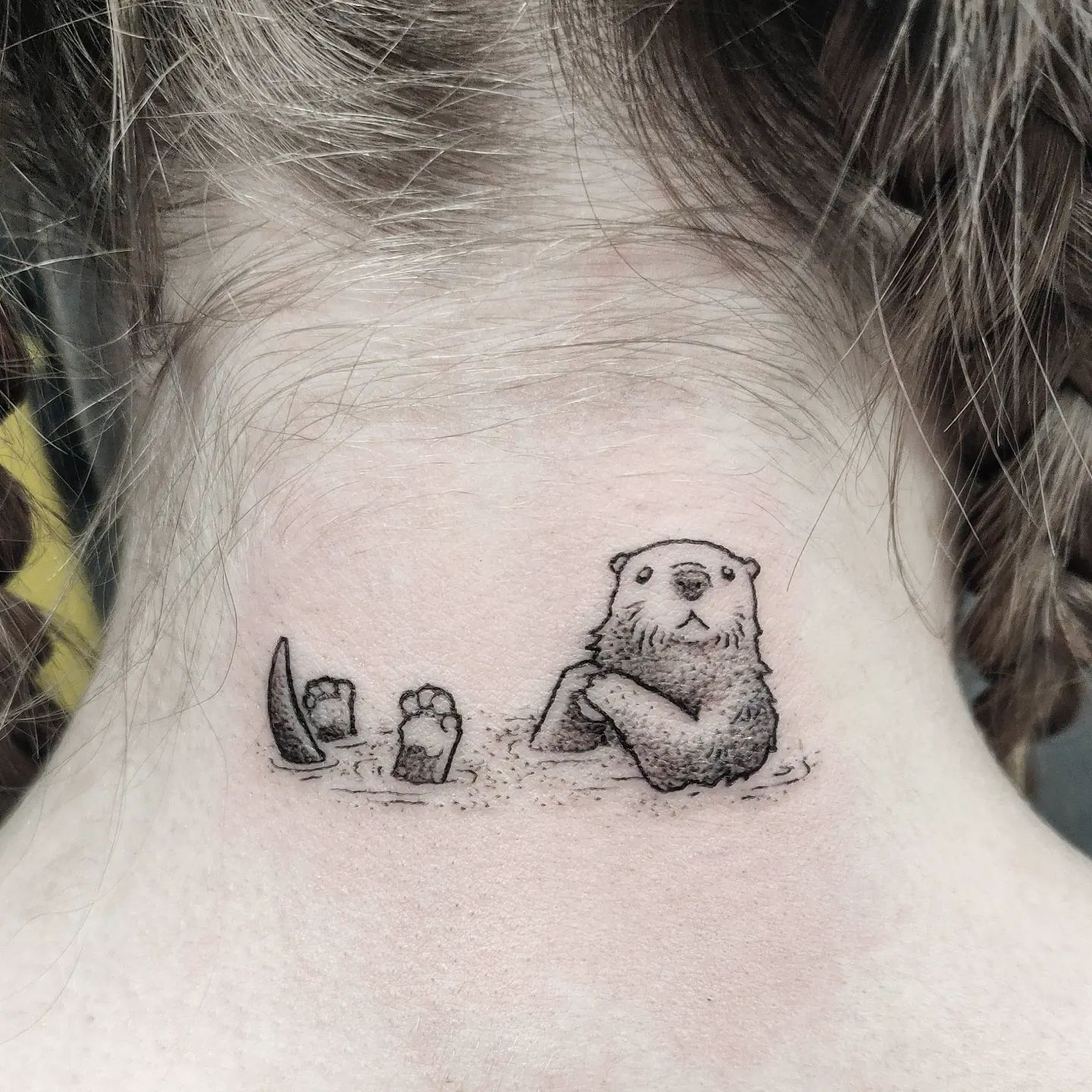 Tatuaje de cuello de perezoso perezoso