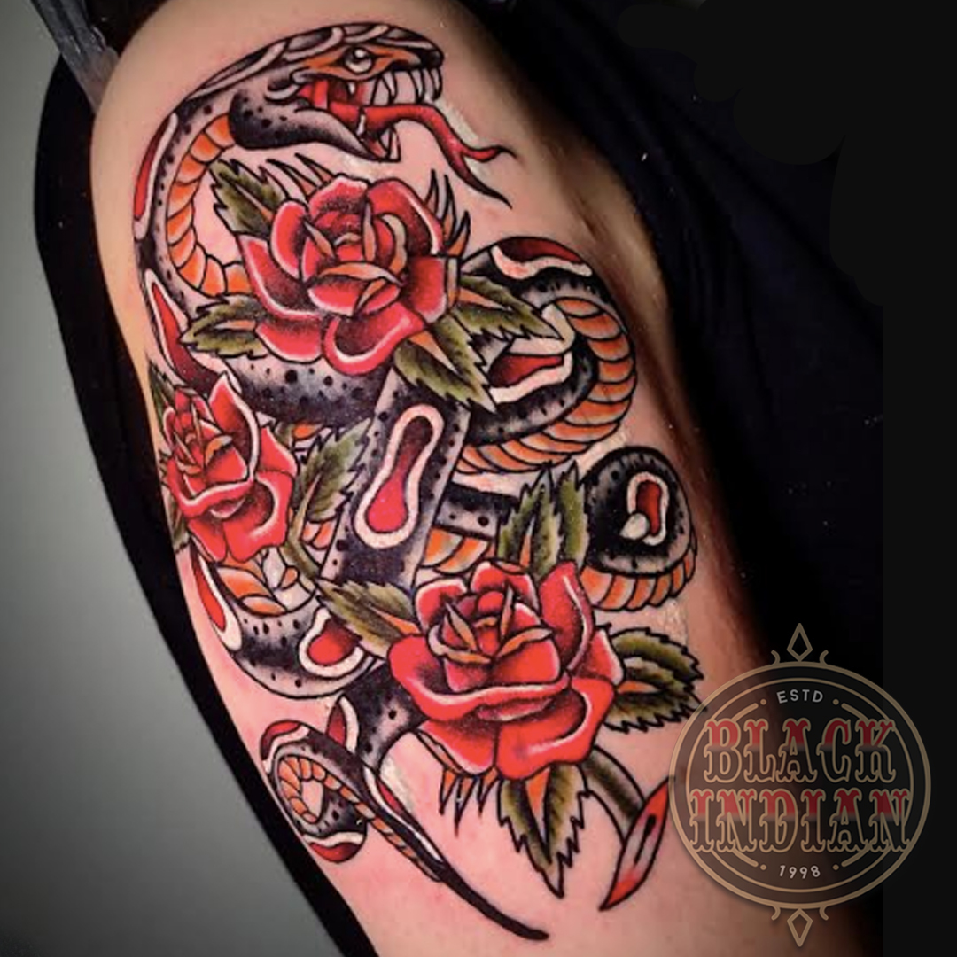 Tatuaje de encubrimiento de serpiente