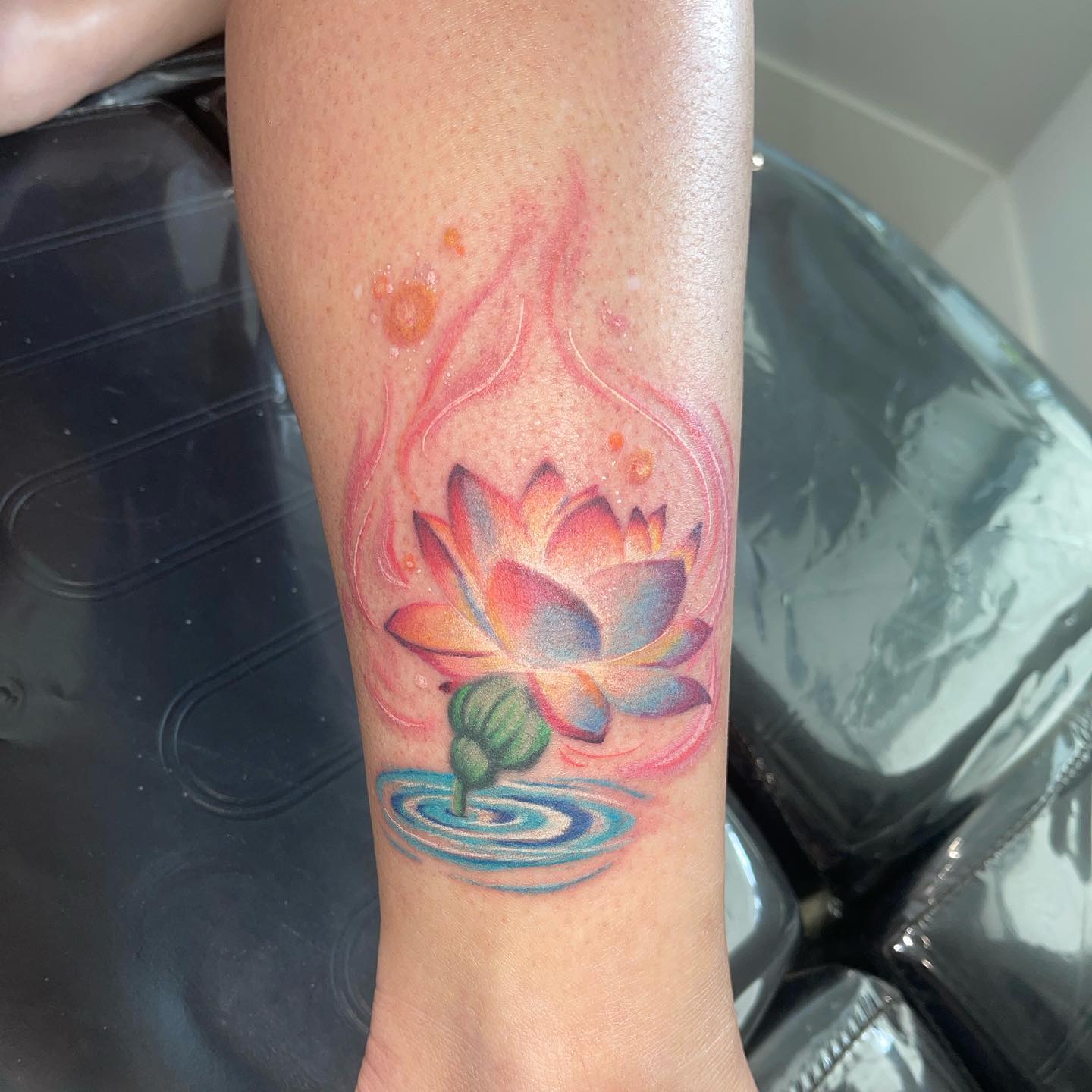 Tatuaje de Loto Pastel Artesanal
