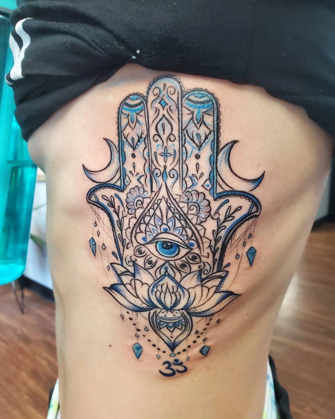 Costado Estómago Tatuaje Hamsa