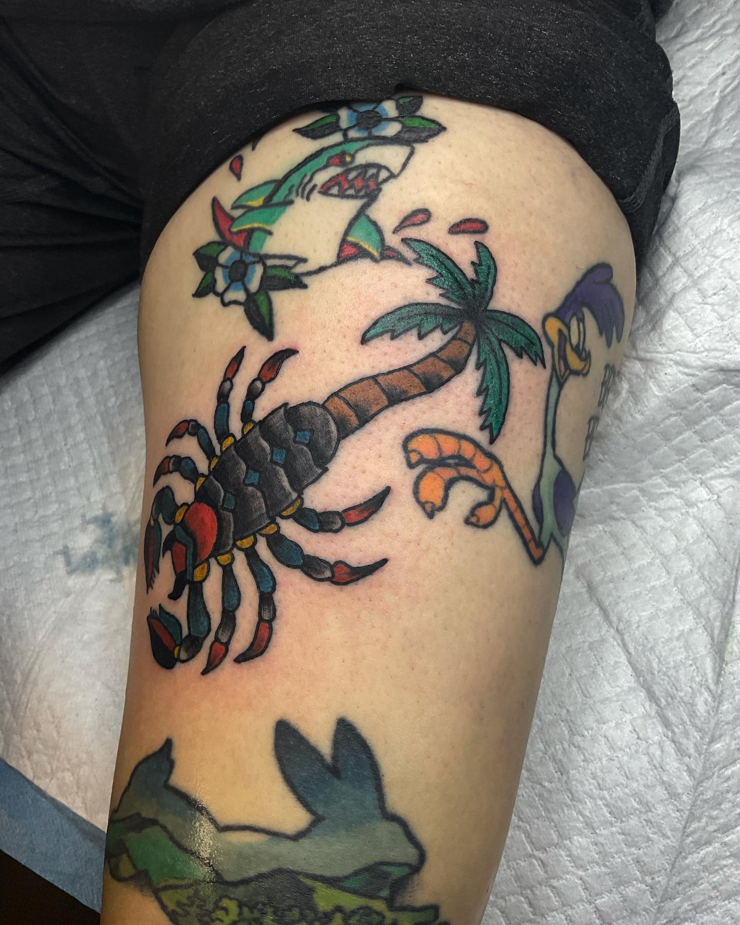 Diseño de tatuaje de patchwork de animales de dibujos animados.