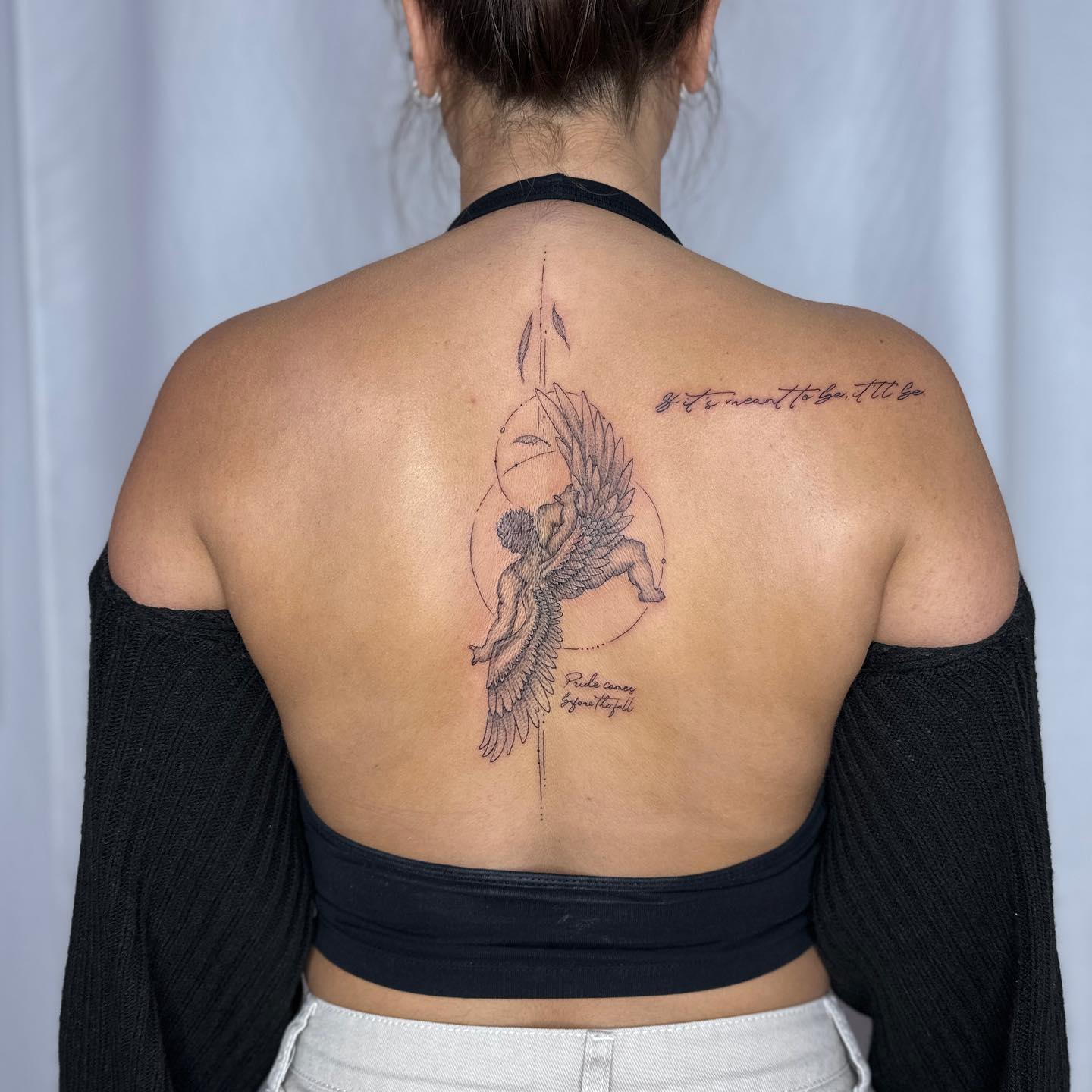 Hermoso Femenino Tatuaje de Ícaro