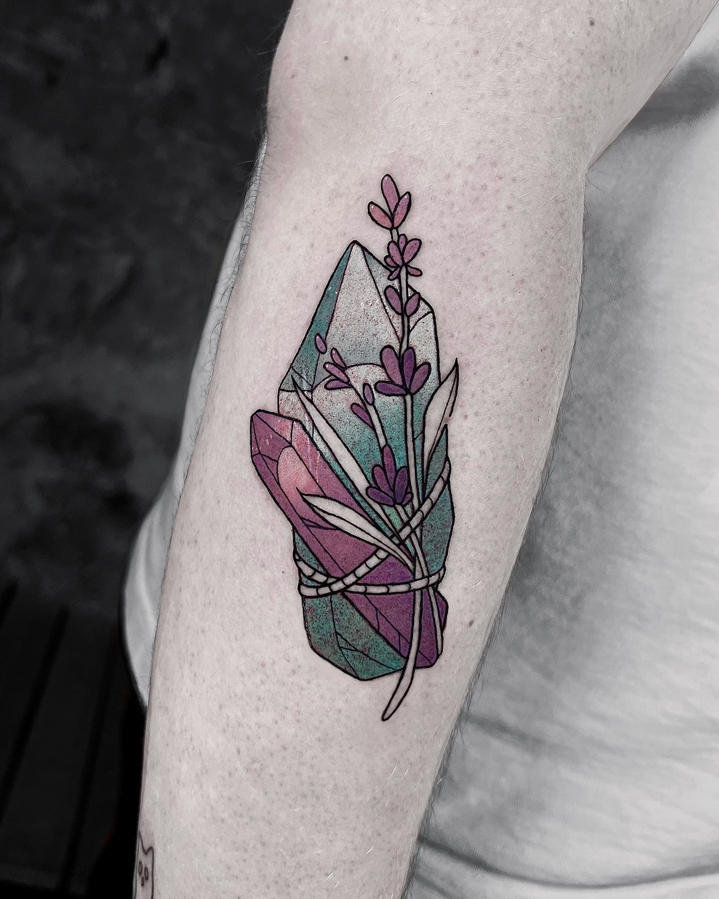 Tatuaje de Bruja Amatista