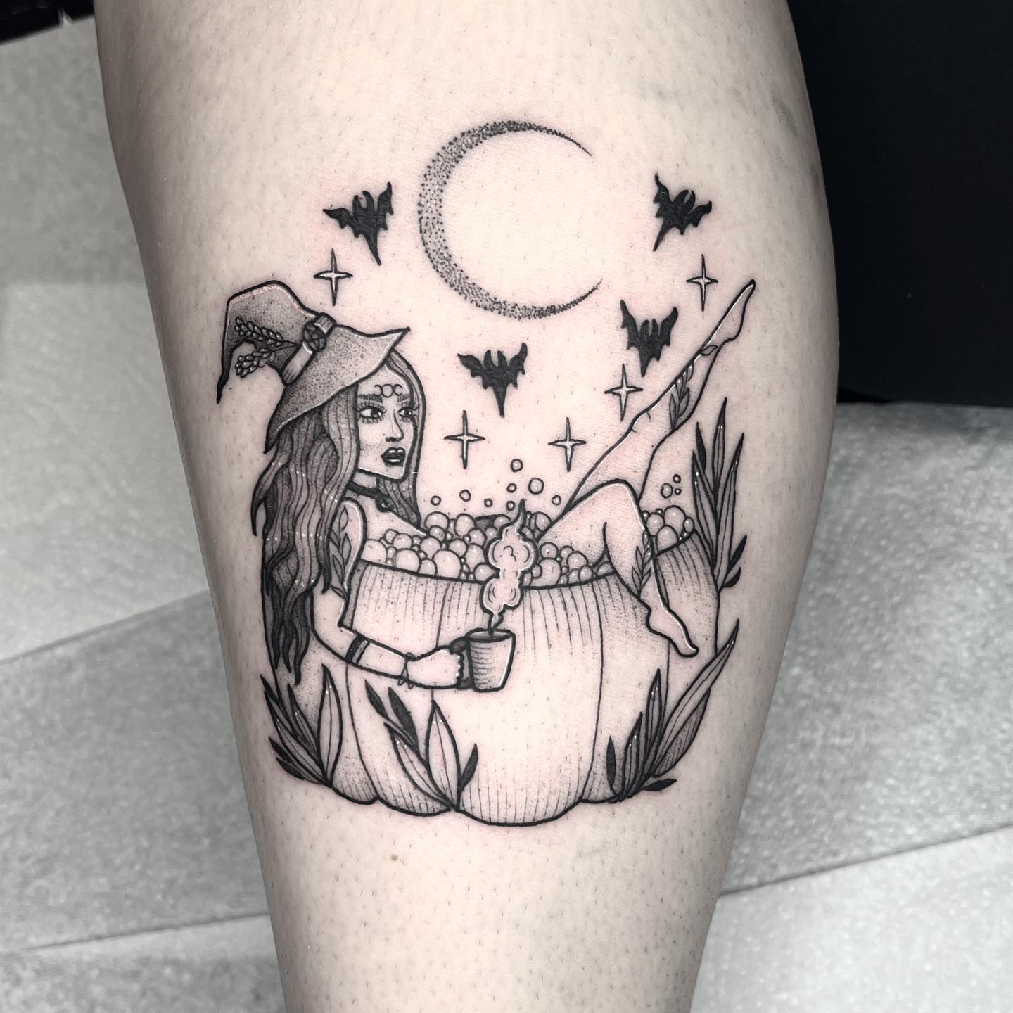 Tatuaje de Bruja Genial