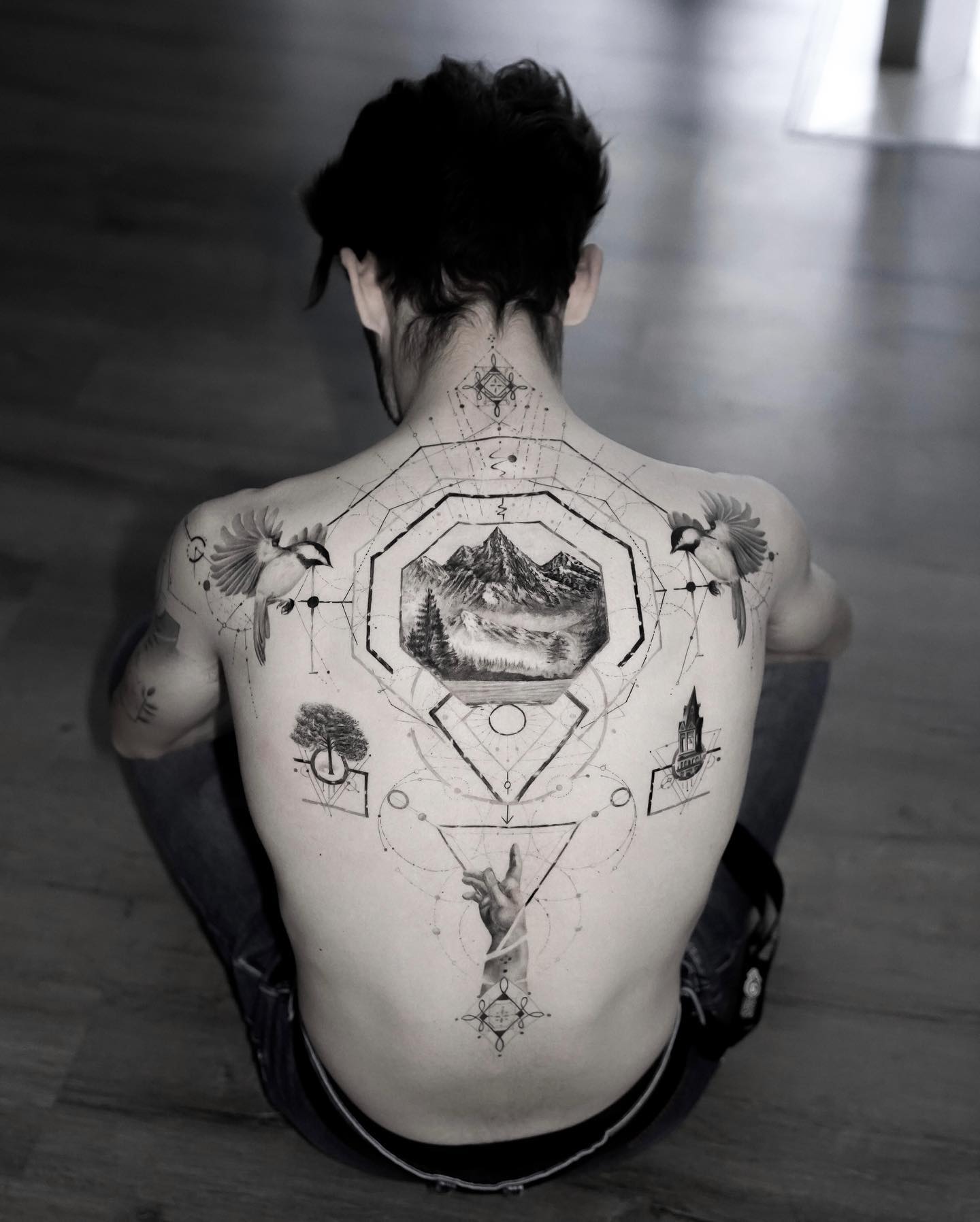 Tatuaje de espalda de naturaleza