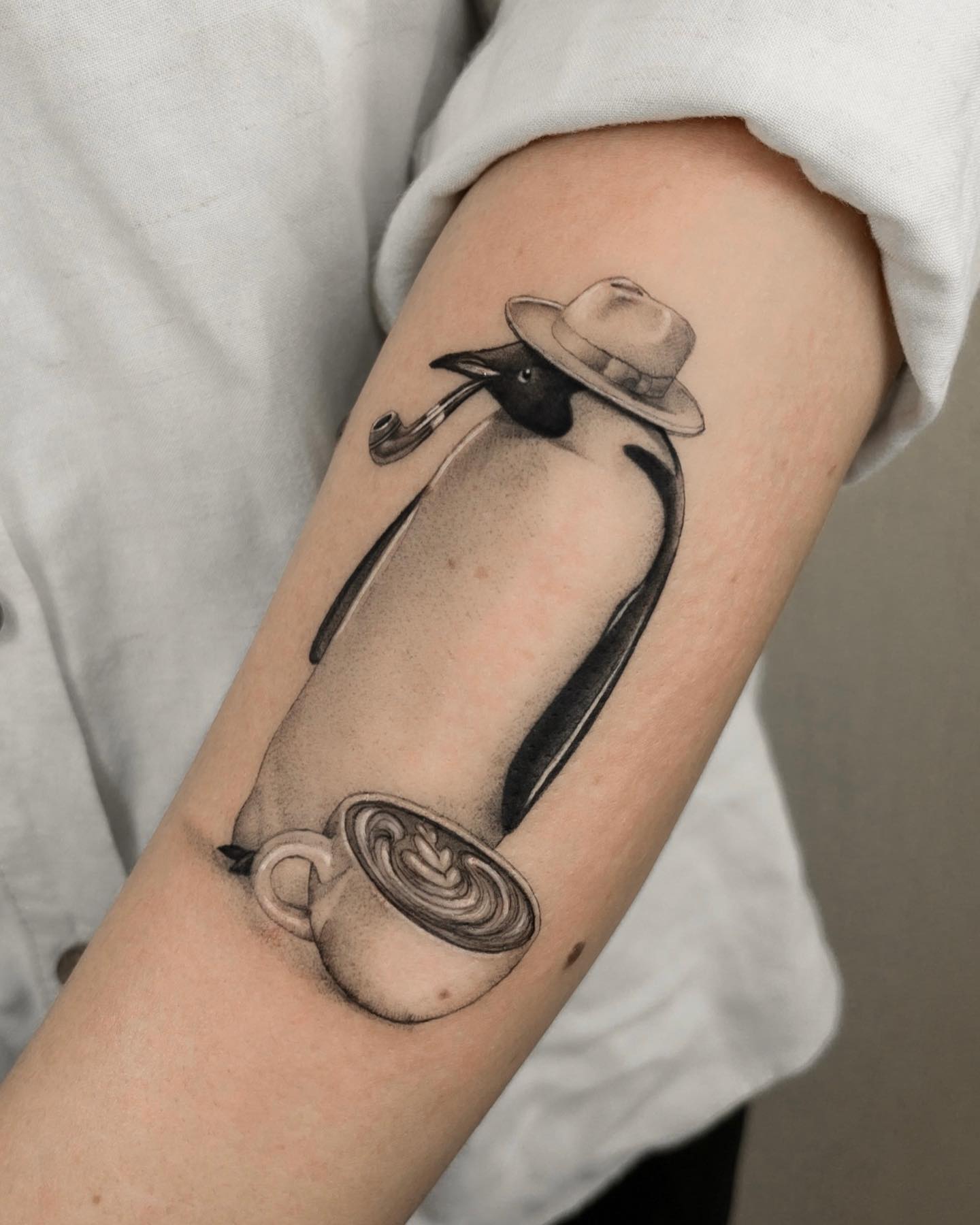 Tatuaje de pingüino negro y blanco