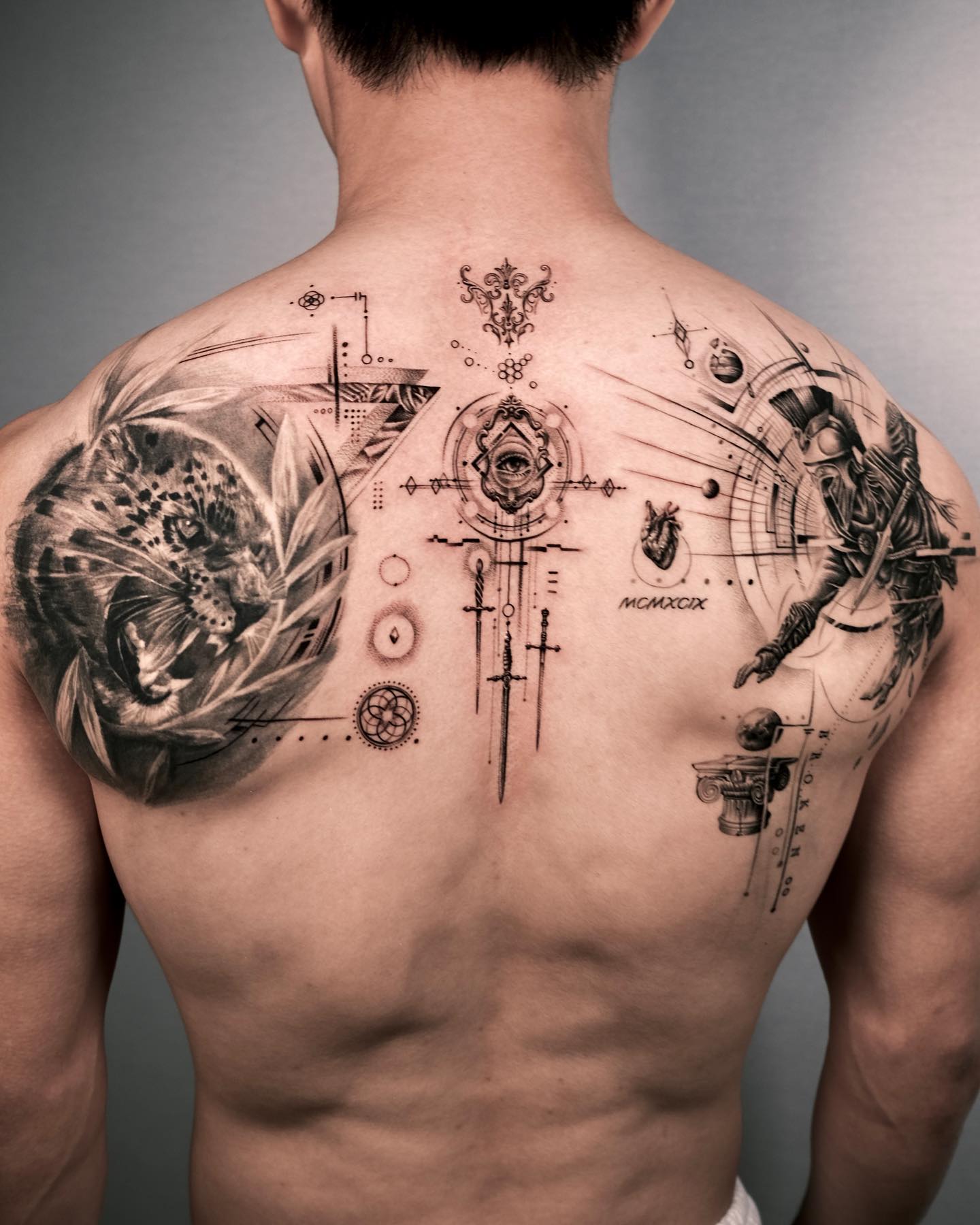 Tatuaje grande en la espalda