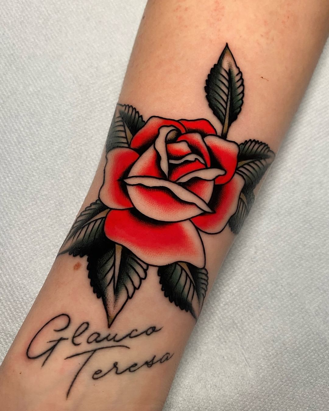 - Rosa de tatuaje americano