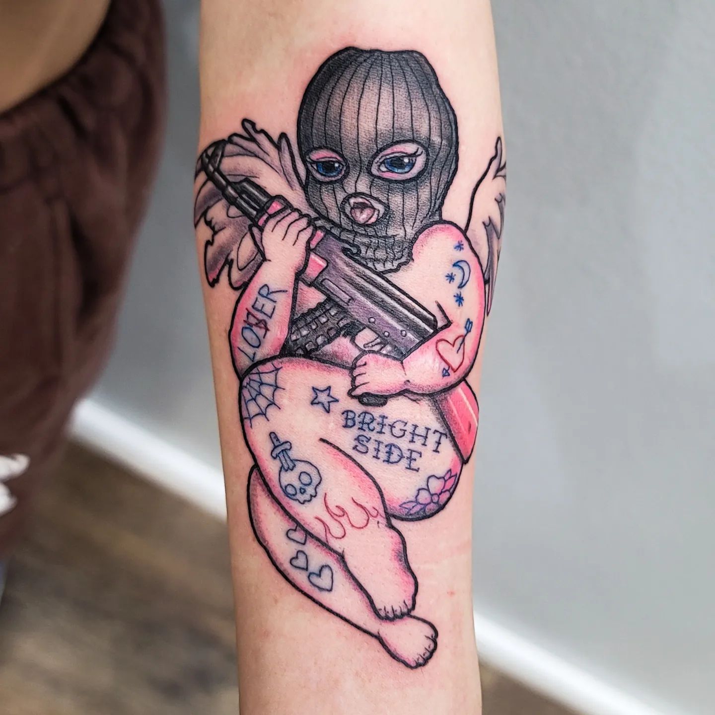 Idea de tatuaje de AK en antebrazo