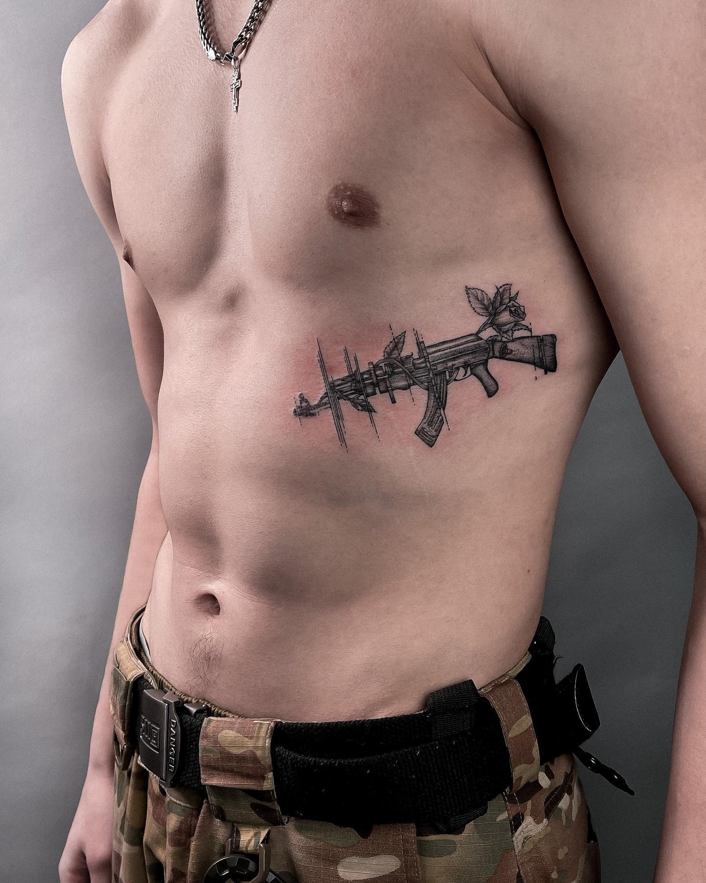 Lateral Estómago AK-Tatuaje
