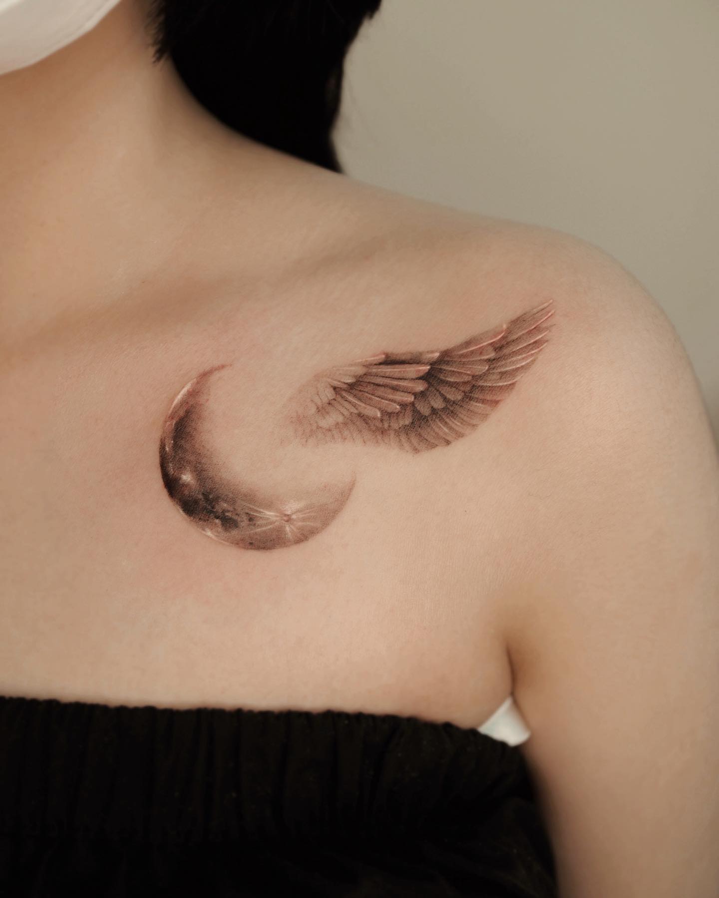 Tatuaje de Ala de Clavícula