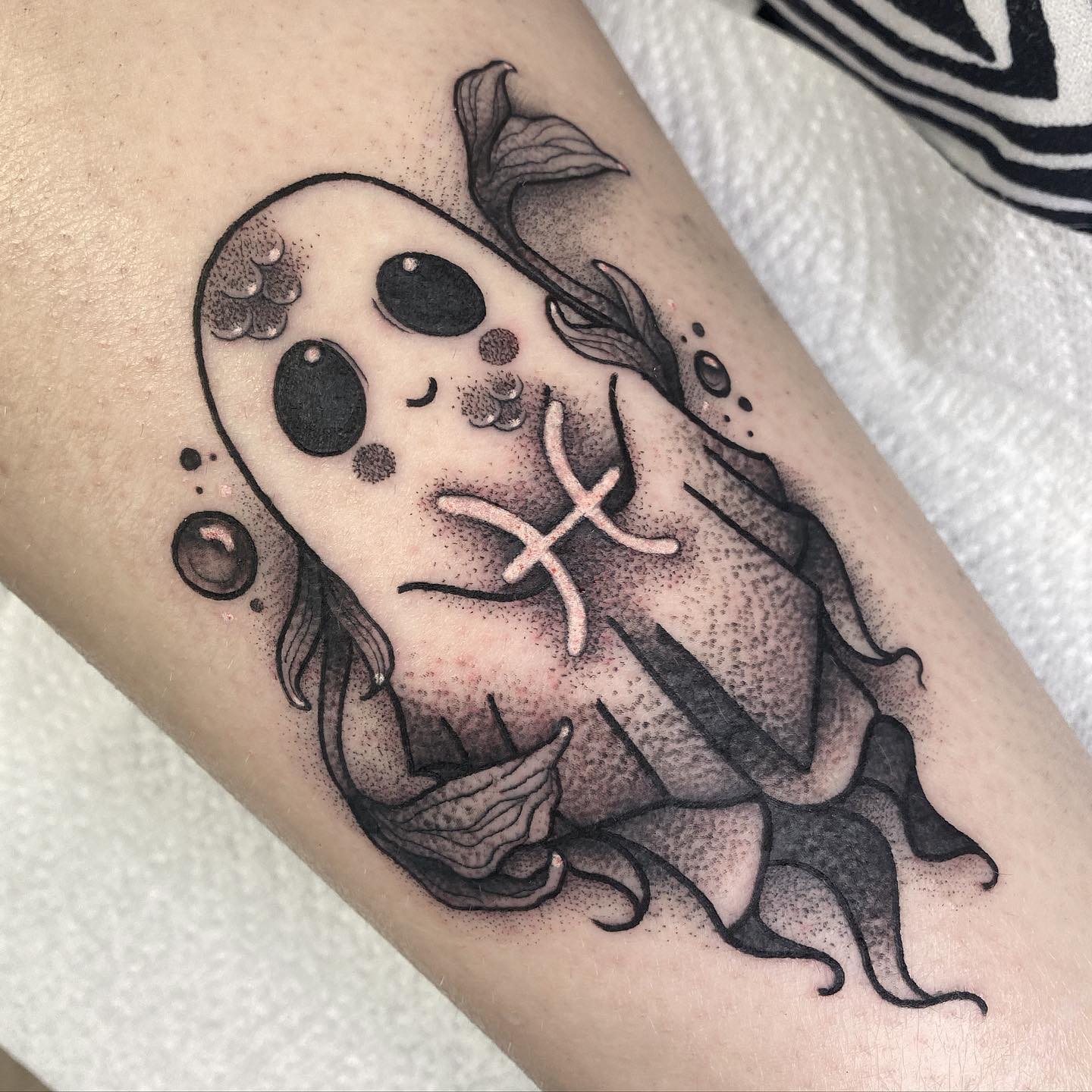 Tatuaje de Piscis fantasmal
