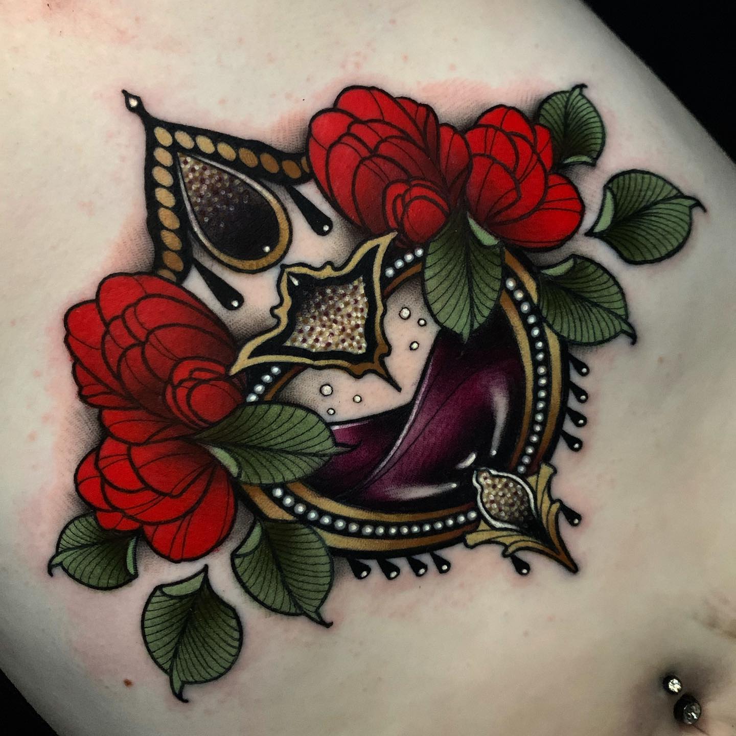 Tatuajes en el esternón o debajo del pecho: 100 diseños en HD