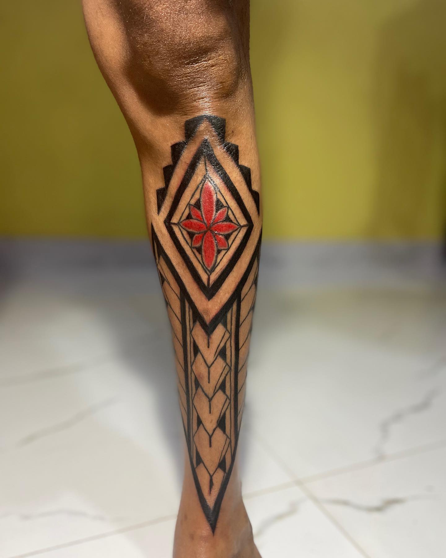 Toque de rojo Tatuaje polinesio