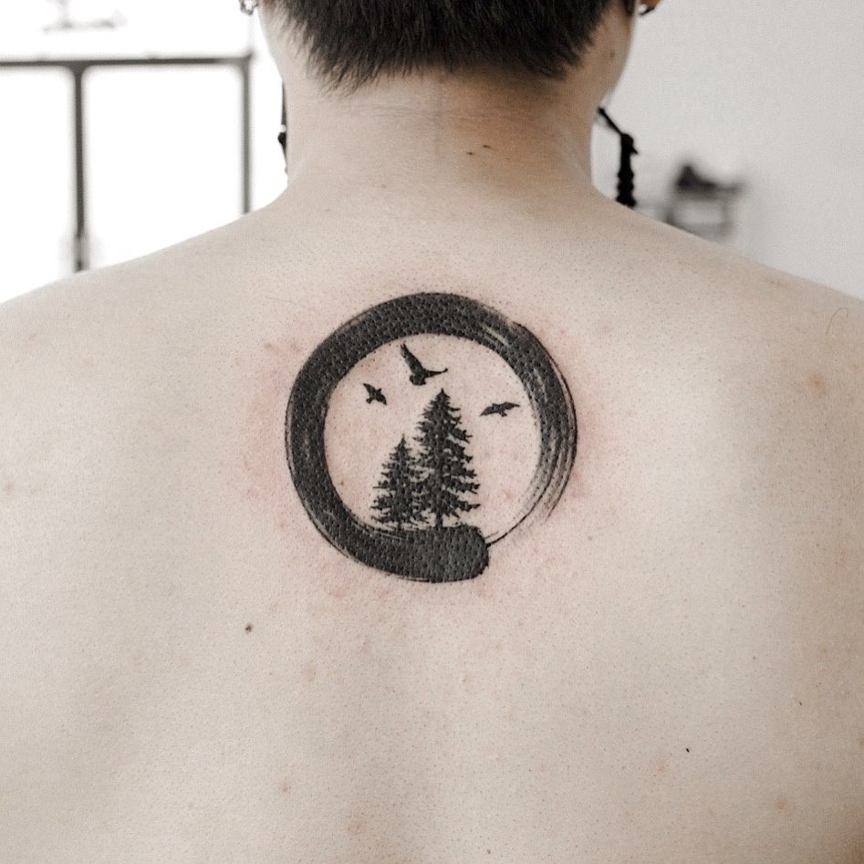 Círculo Tatuaje de Línea Fina (or Tatuaje de Líneas Delgadas)