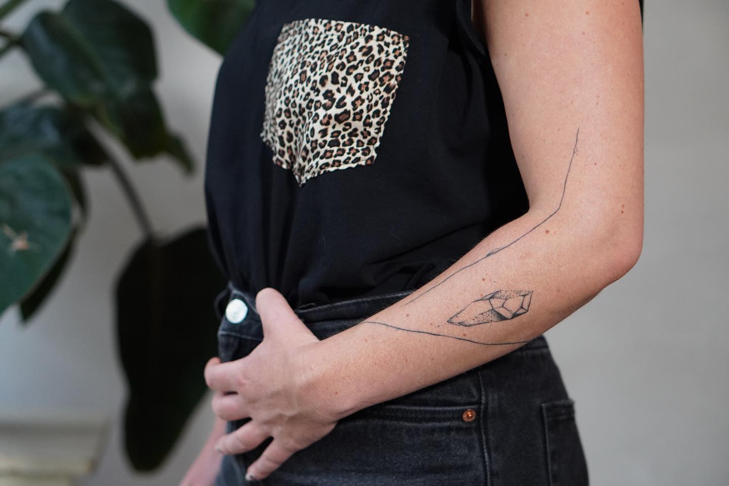 Idea de tatuaje simple de línea fina