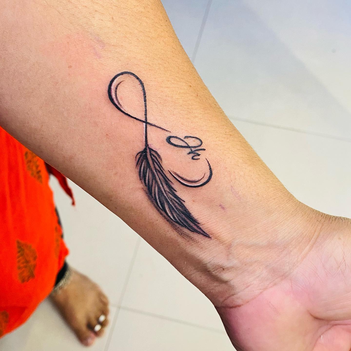 Pluma Tatuaje Infinito