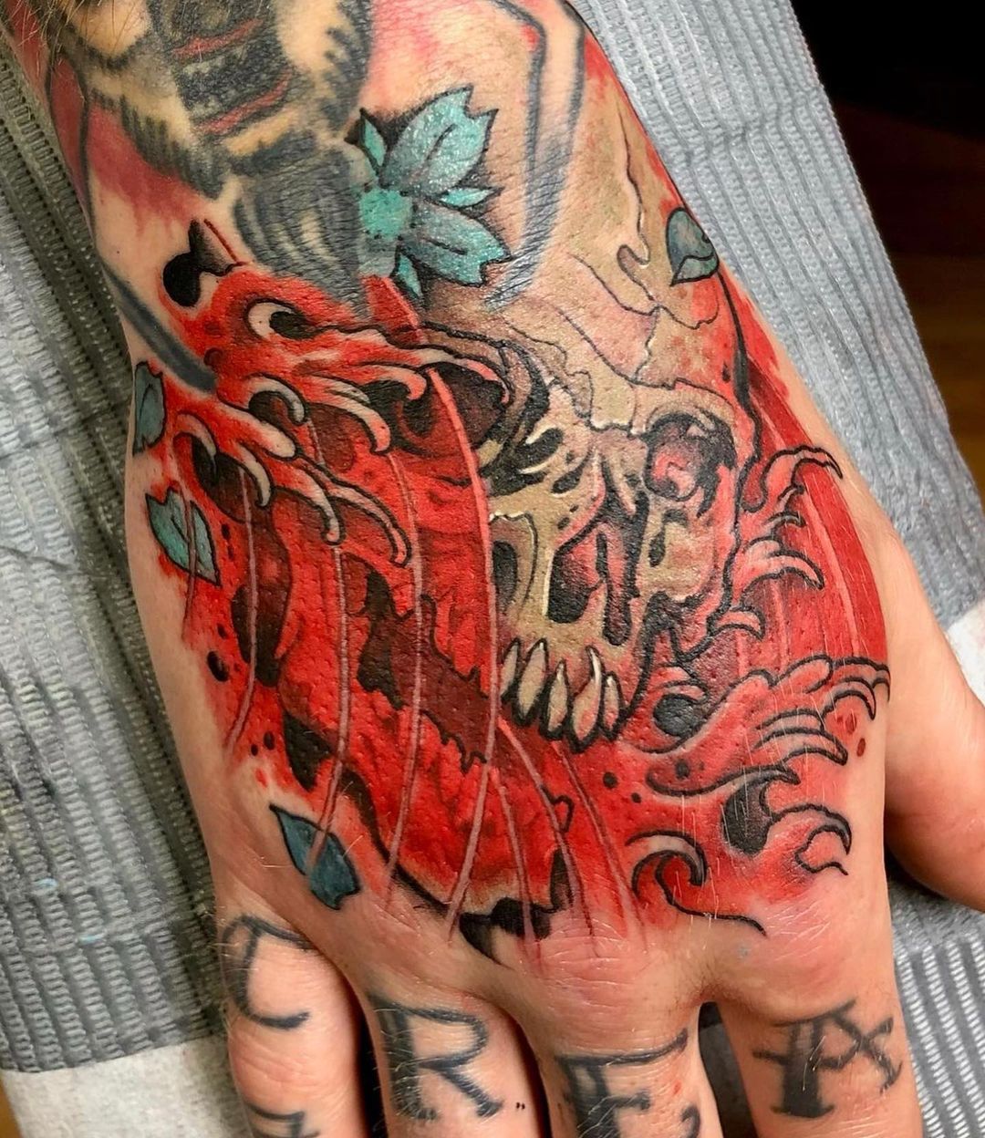 Tatuaje de calavera aterrador
