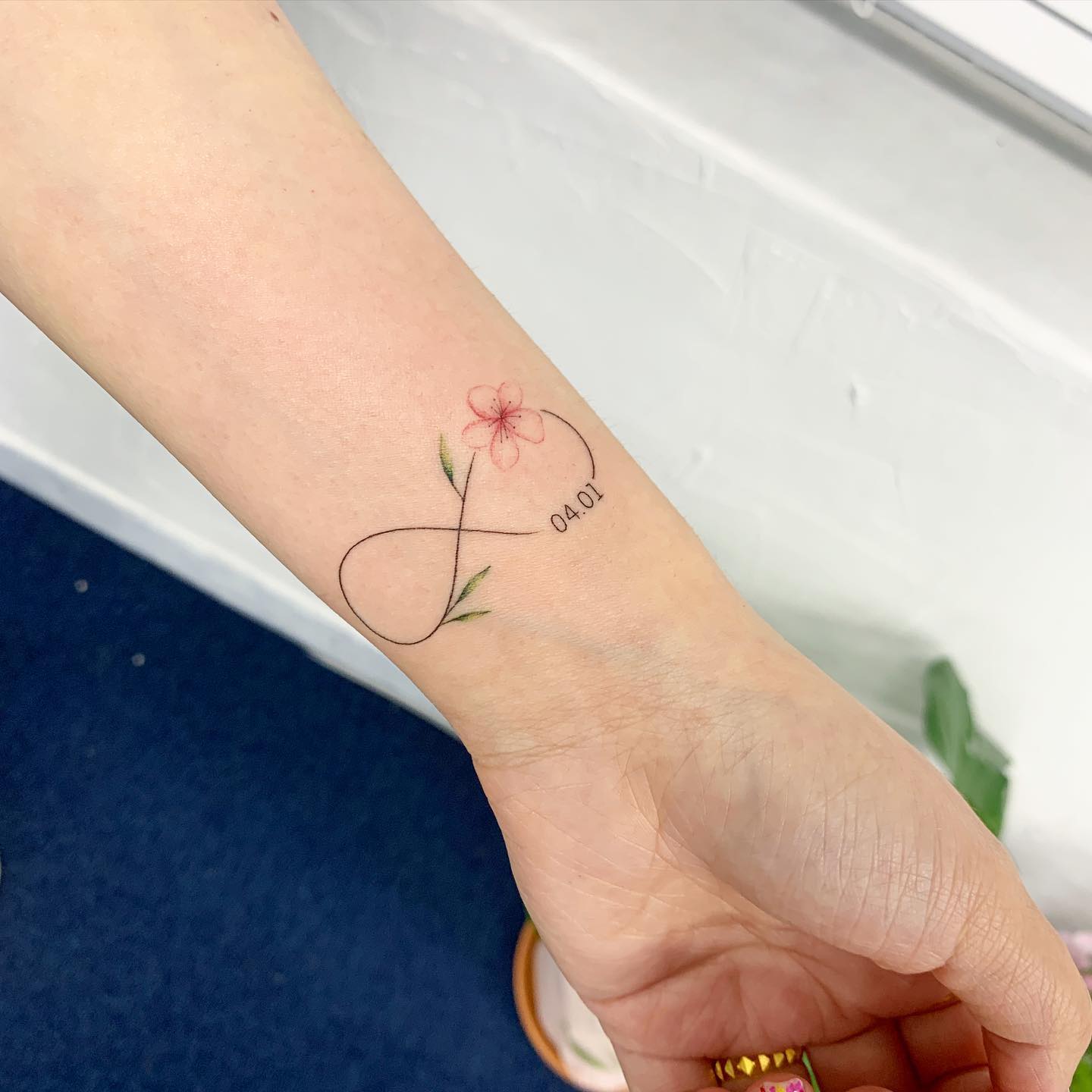 Tatuaje de fecha infinita.